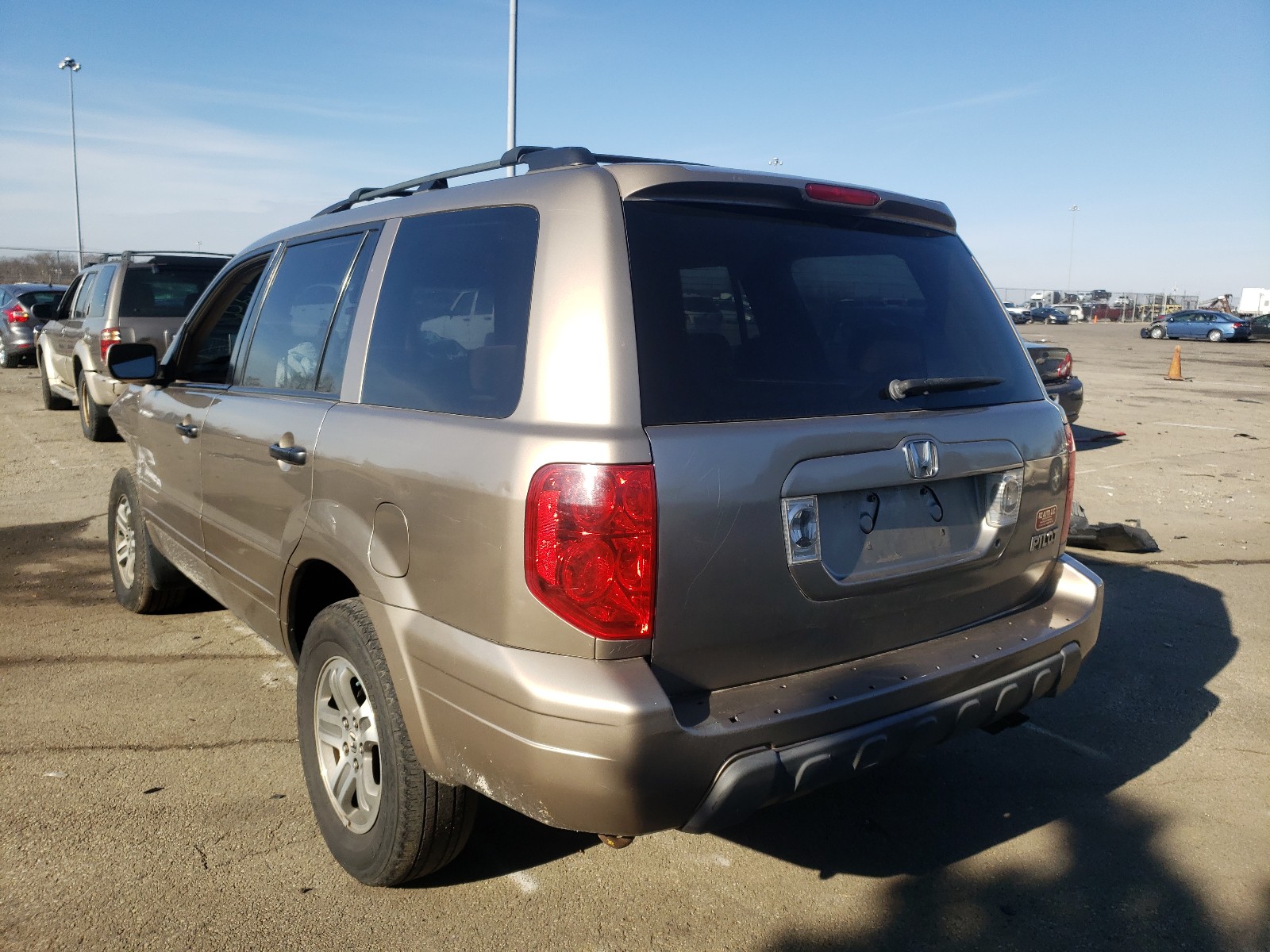 Photo 3 from auction – 2003 HONDA PILOT EX with VIN 2HKYF18423H536728
