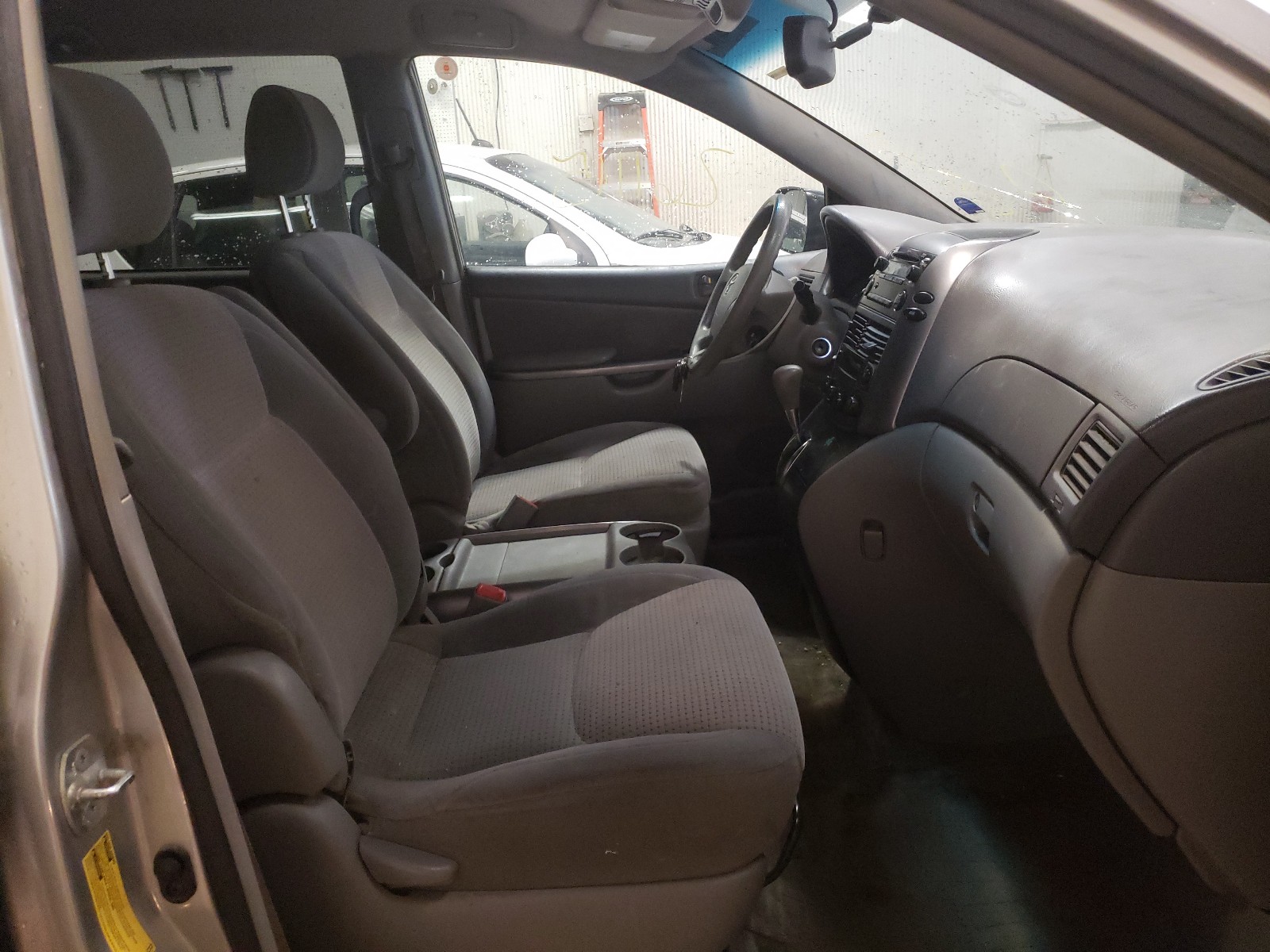 Photo 5 from auction – 2006 TOYOTA SIENNA CE with VIN 5TDZA23C86S535251