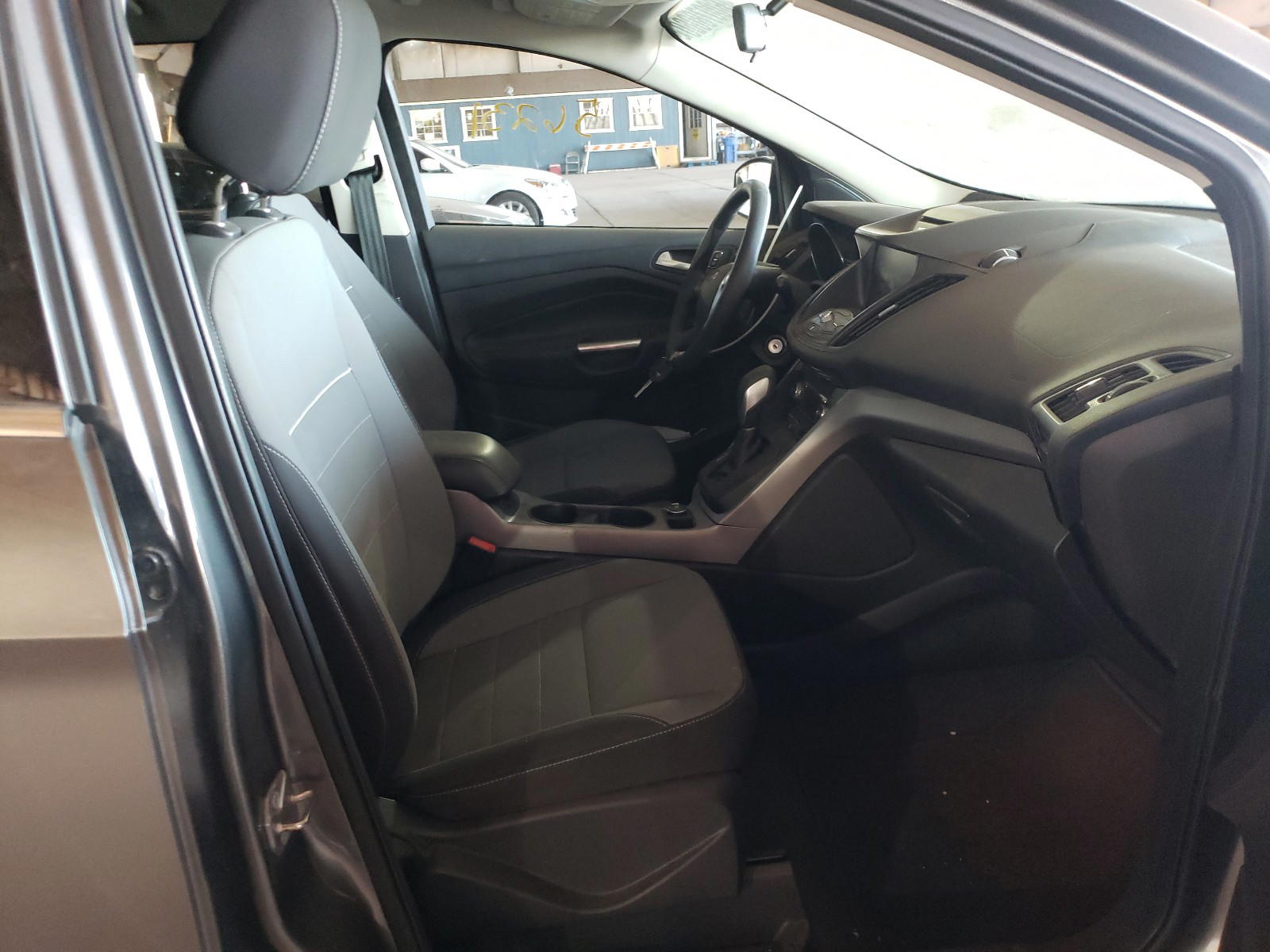 Photo 5 from auction – 2014 FORD ESCAPE SE with VIN 1FMCU9G95EUD19285