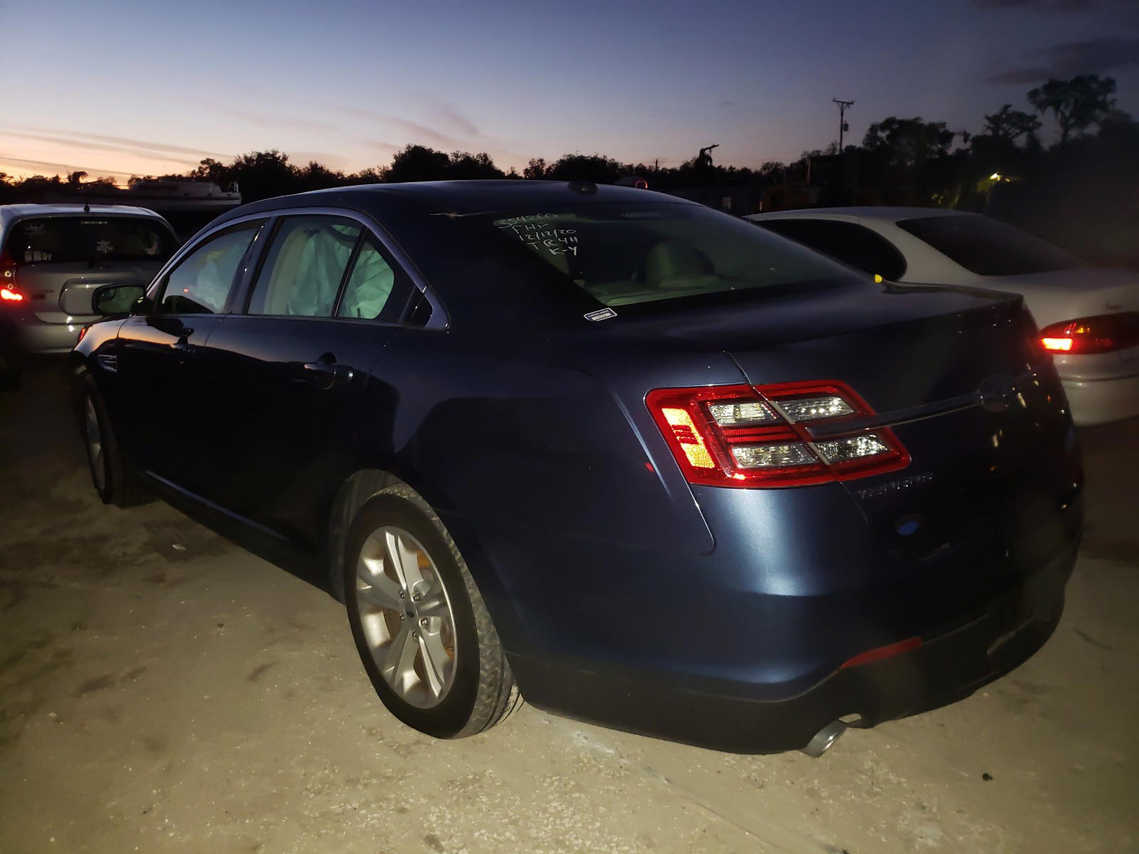 Photo 3 from auction – 2018 FORD TAURUS SE with VIN 1FAHP2D81JG134329