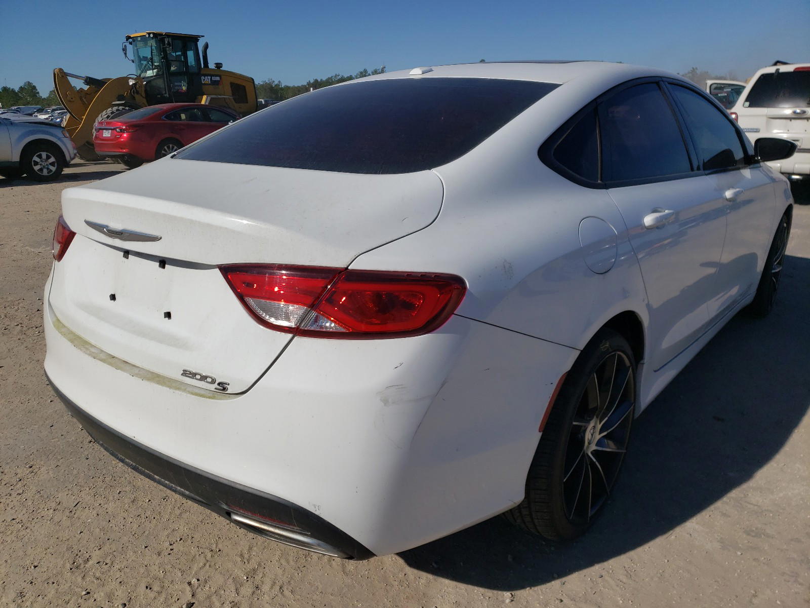 Photo 4 from auction – 2015 CHRYSLER 200 S with VIN 1C3CCCBG5FN543022