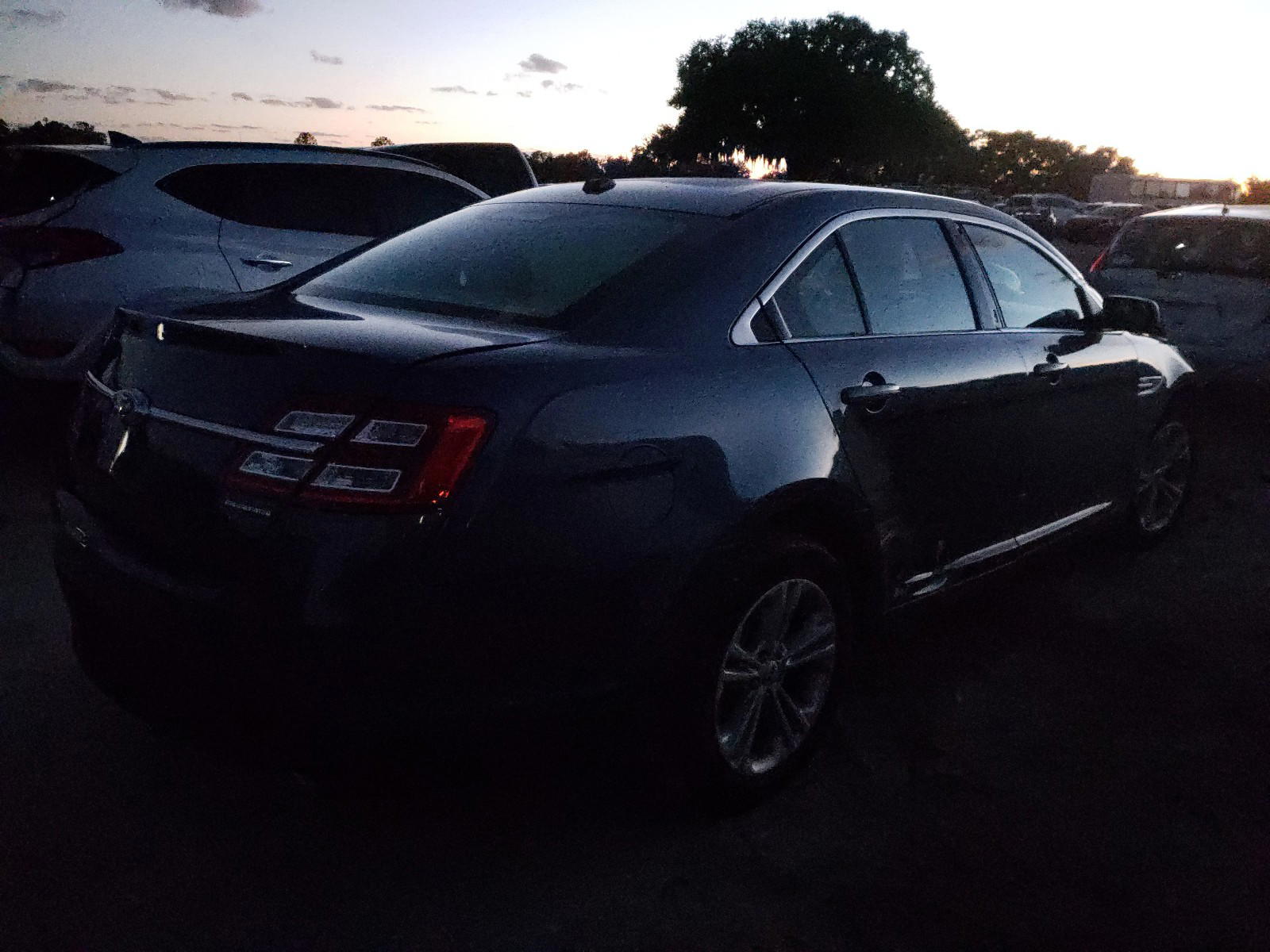 Photo 4 from auction – 2018 FORD TAURUS SE with VIN 1FAHP2D81JG134329