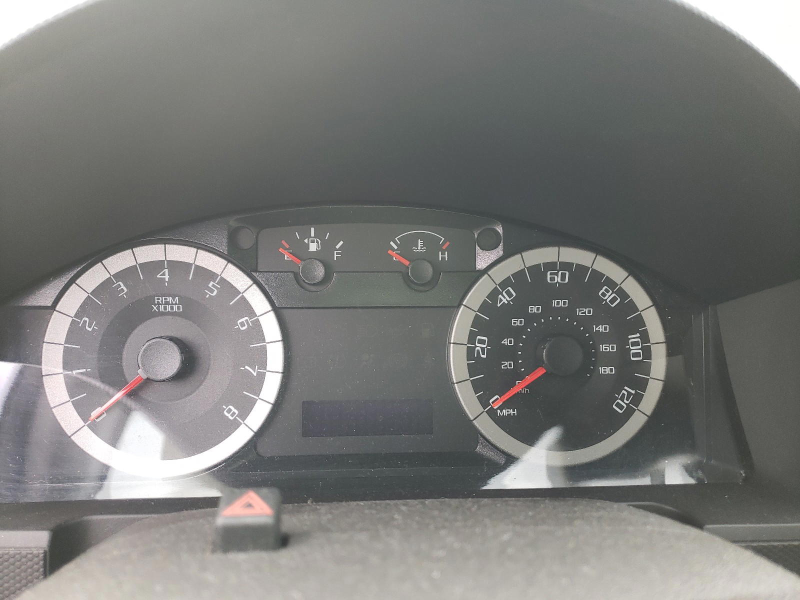 Photo 8 from auction – 2010 FORD ESCAPE LIM with VIN 1FMCU0EG0AKD18841