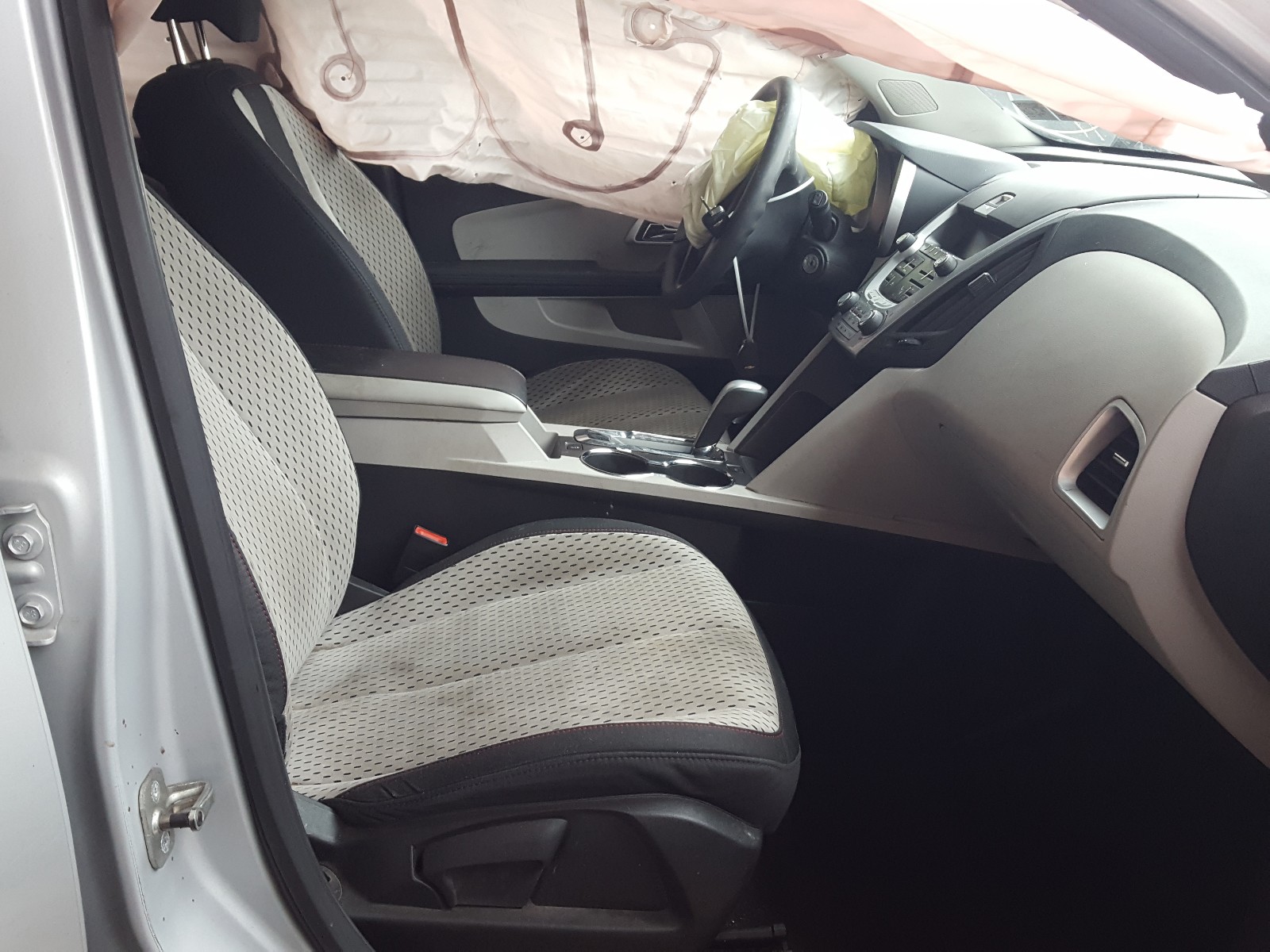 Photo 5 from auction – 2010 CHEVROLET EQUINOX LS with VIN 2CNFLCEWXA6363443