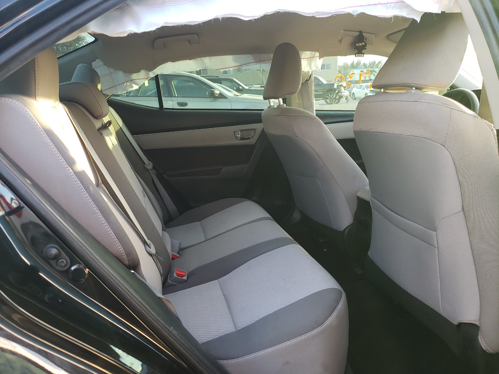 Photo 6 from auction – 2019 TOYOTA COROLLA L with VIN 5YFBURHEXKP920387