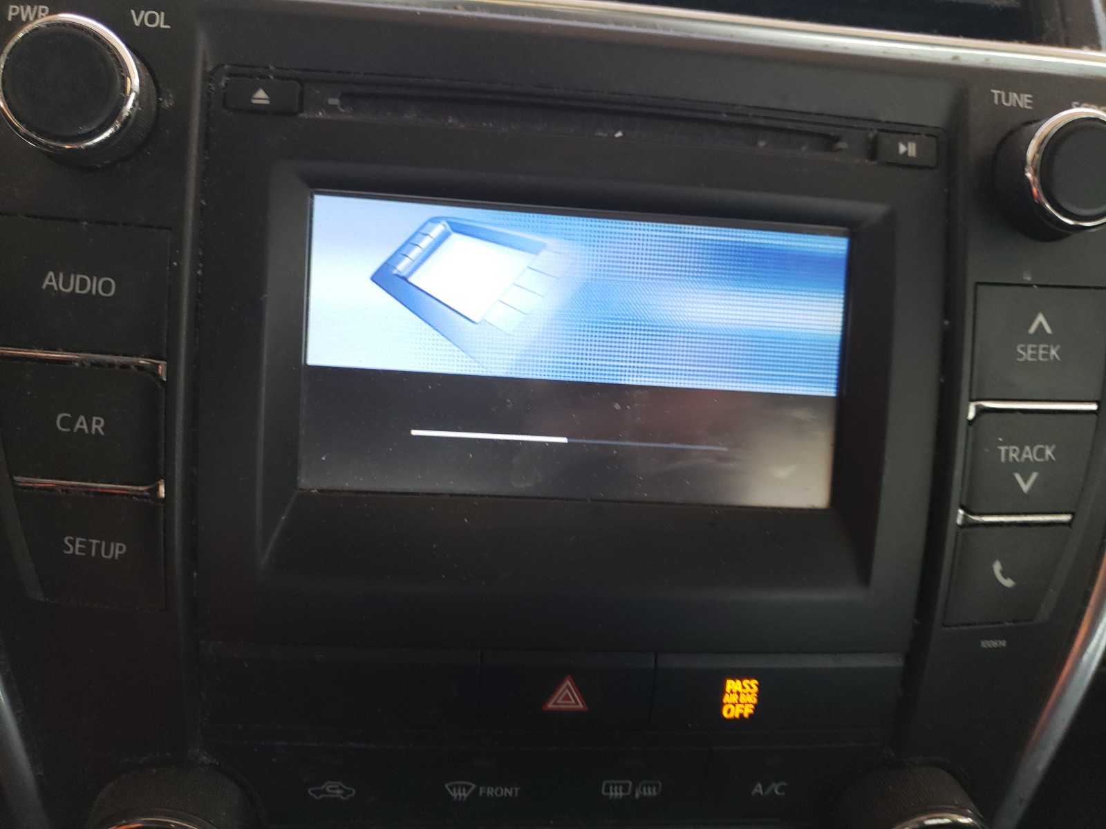 Photo 9 from auction – 2016 TOYOTA CAMRY LE with VIN 4T4BF1FKXGR560912