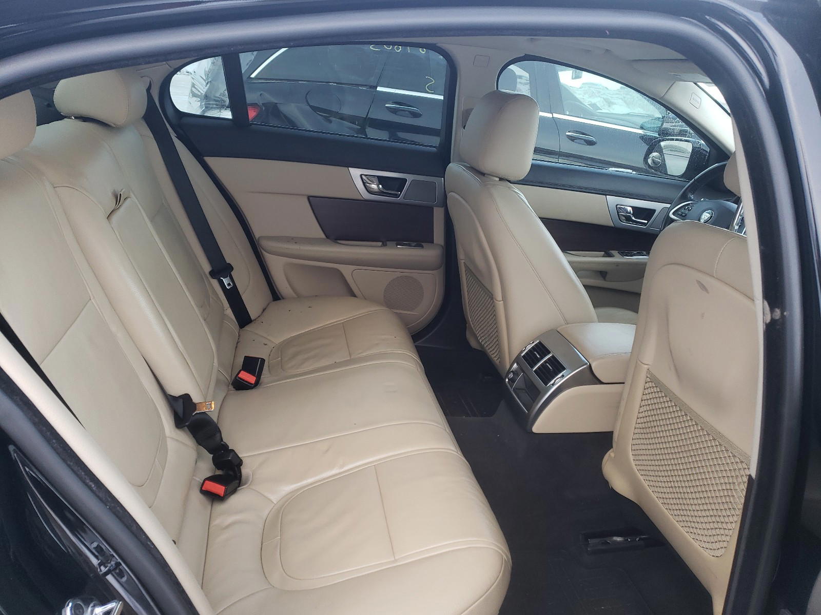 Photo 6 from auction – 2015 JAGUAR XF with VIN SAJXA0ESXFPU54568