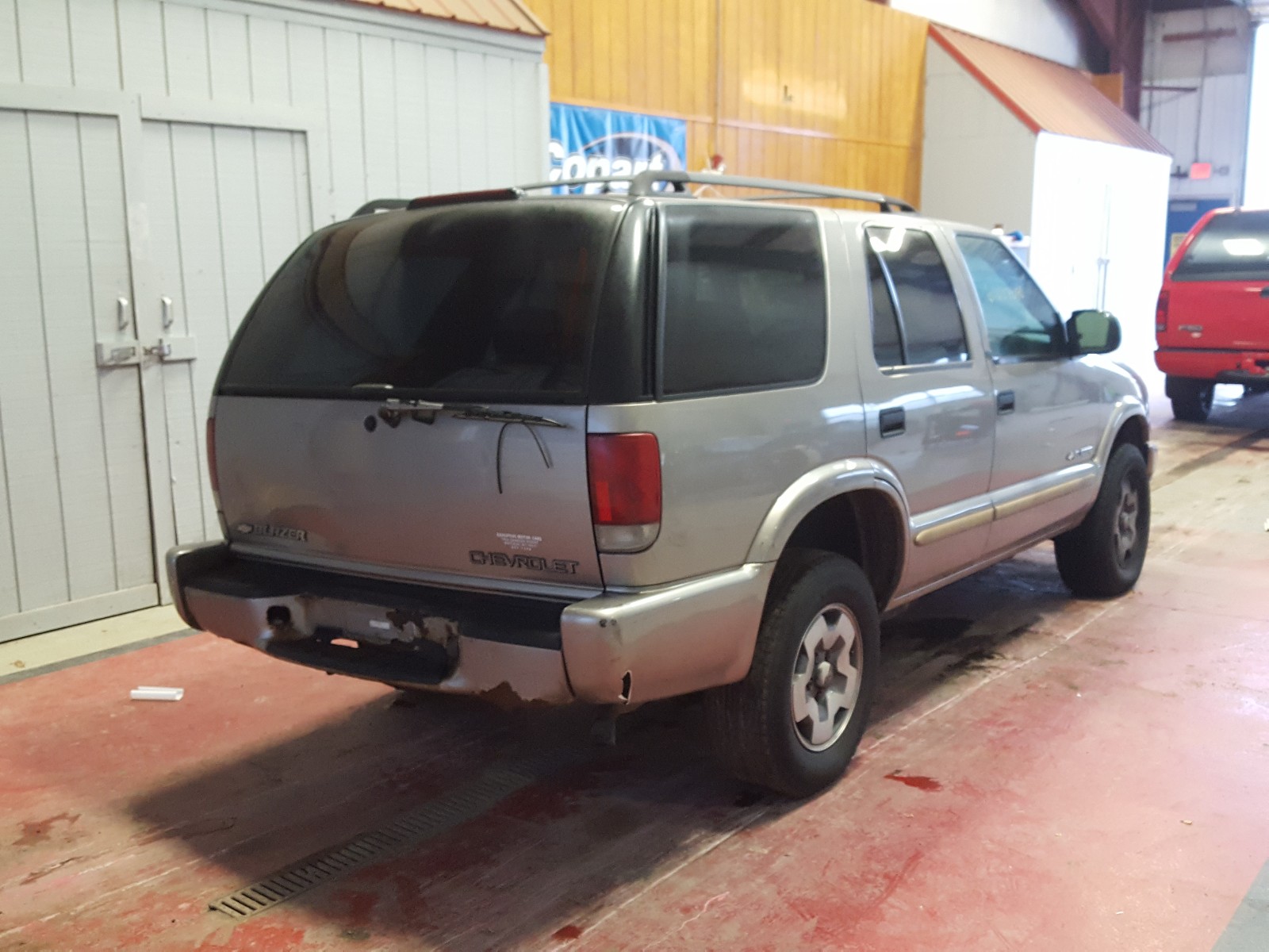 Photo 4 from auction – 2003 CHEVROLET BLAZER with VIN 1GNDT13X93K175810