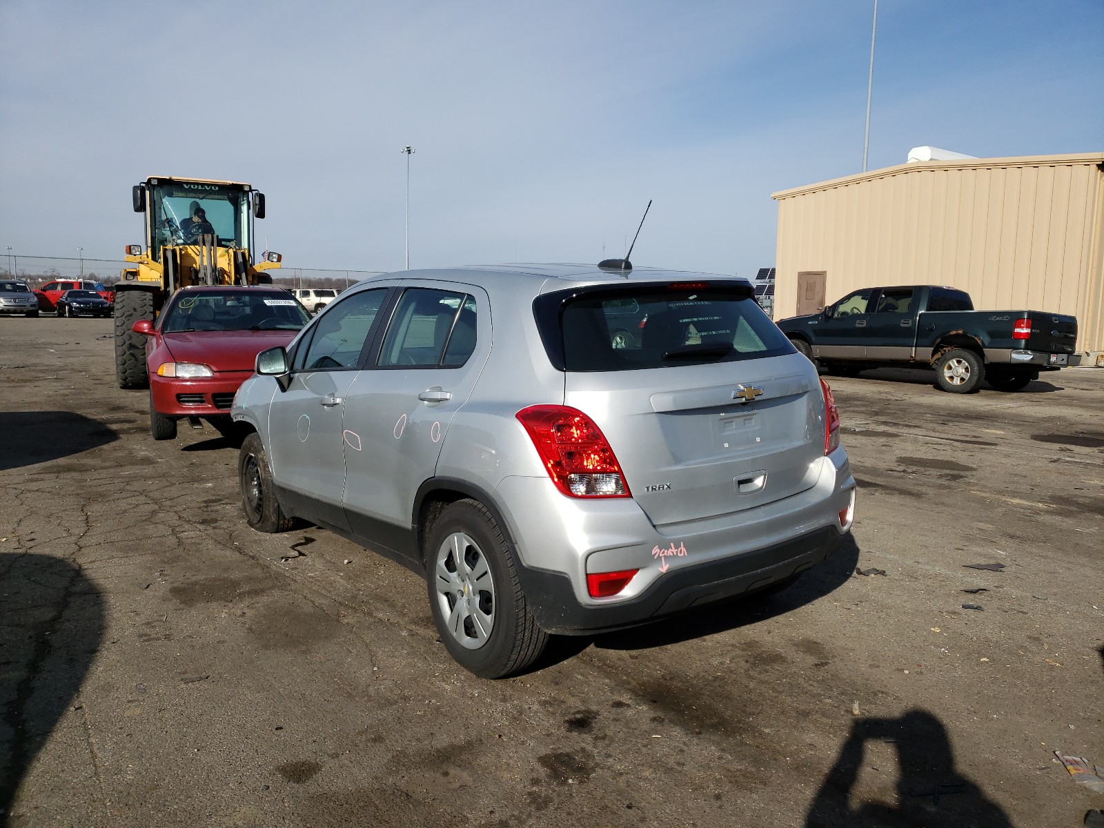 Photo 3 from auction – 2019 CHEVROLET TRAX LS with VIN 3GNCJKSB4KL164286