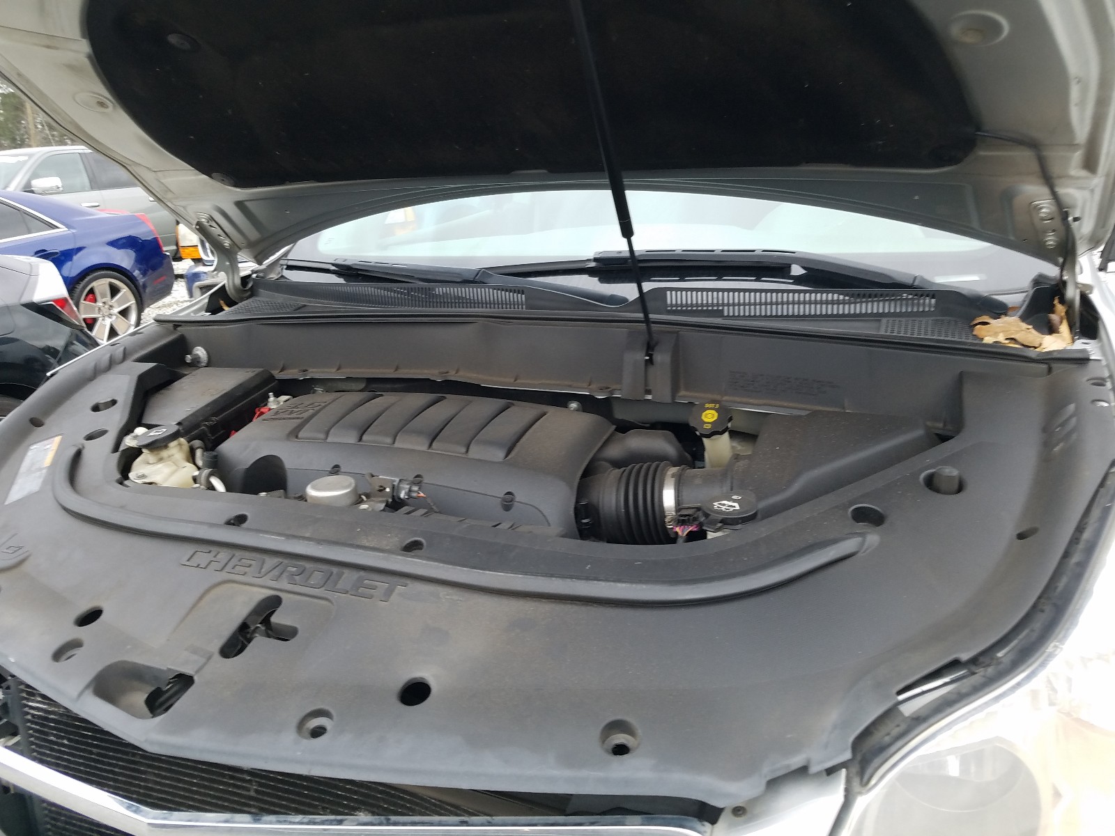 Photo 7 from auction – 2010 CHEVROLET TRAVERSE L with VIN 1GNLRFED4AJ250748