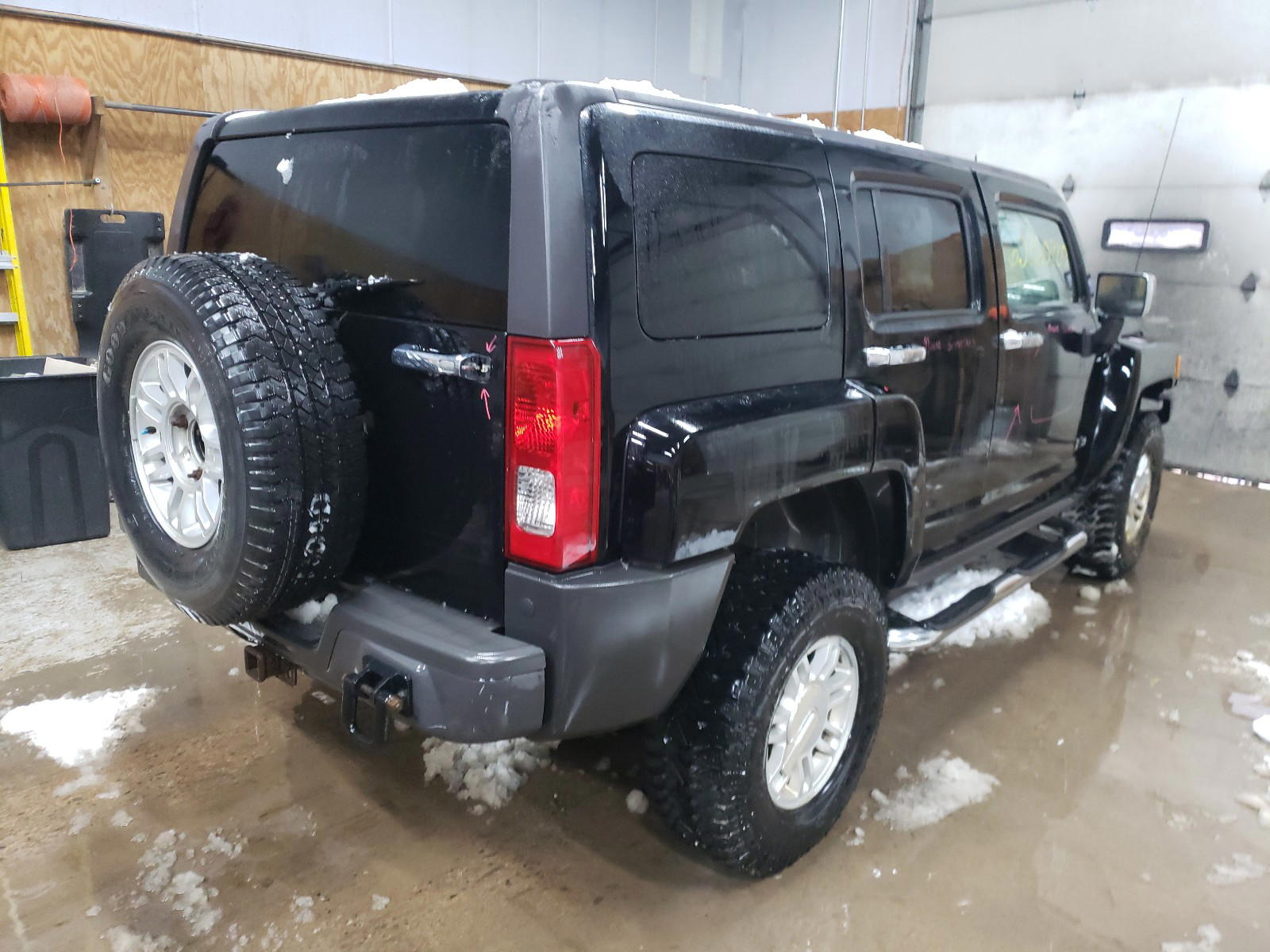 Photo 4 from auction – 2008 HUMMER H3 with VIN 5GTEN13E088120150