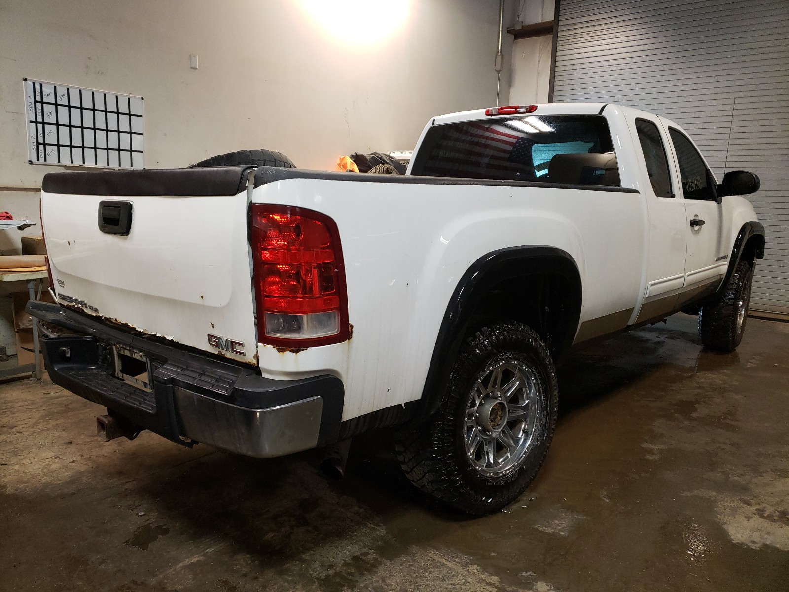 Photo 4 from auction – 2008 GMC SIERRA K25 with VIN 1GTHK29K28E186717