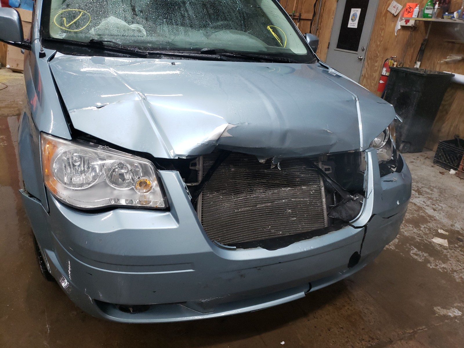 Photo 9 from auction – 2008 CHRYSLER TOWN & COU with VIN 2A8HR54P38R767249