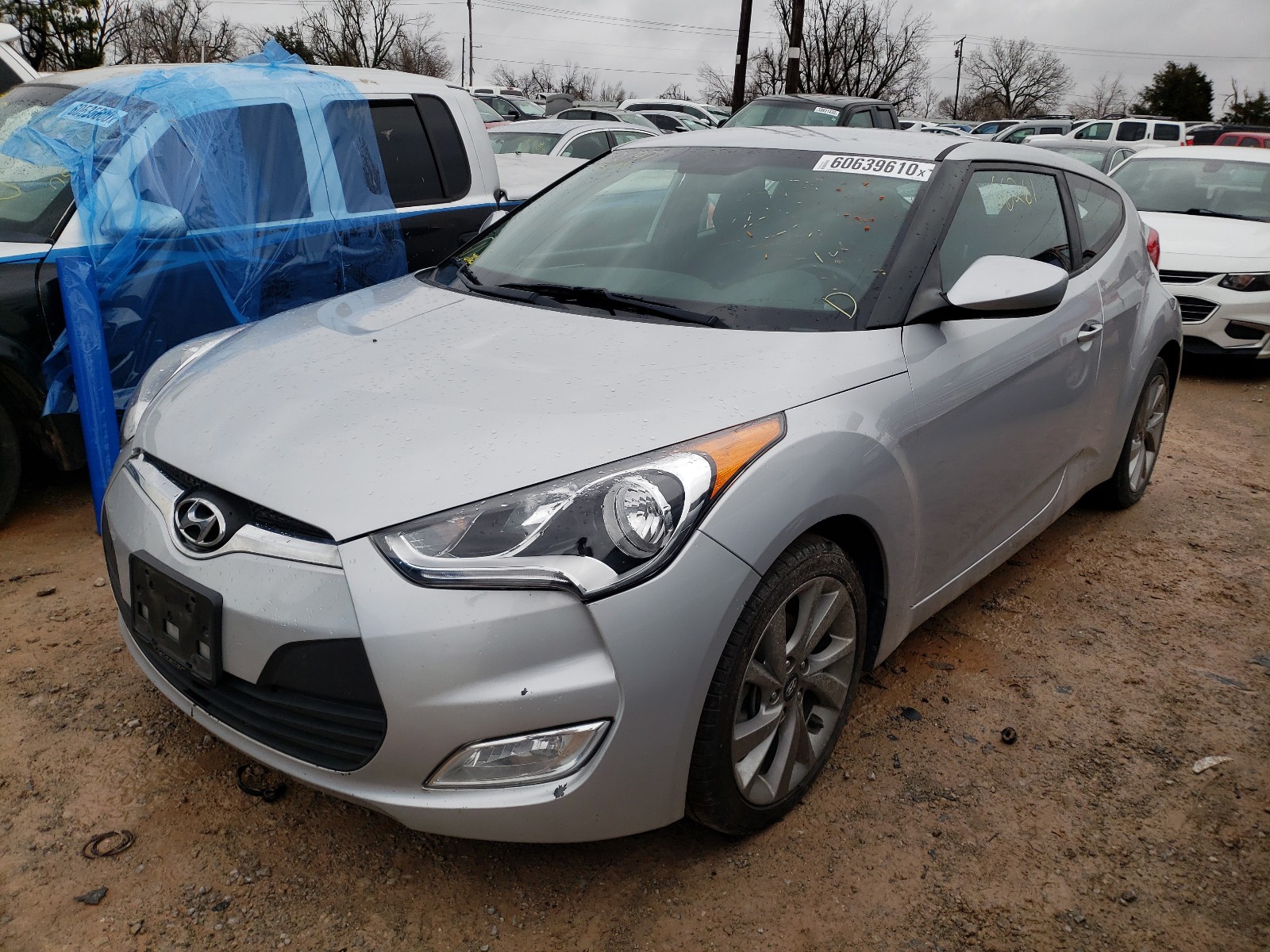 Photo 2 from auction – 2017 HYUNDAI VELOSTER with VIN KMHTC6AD4HU312797