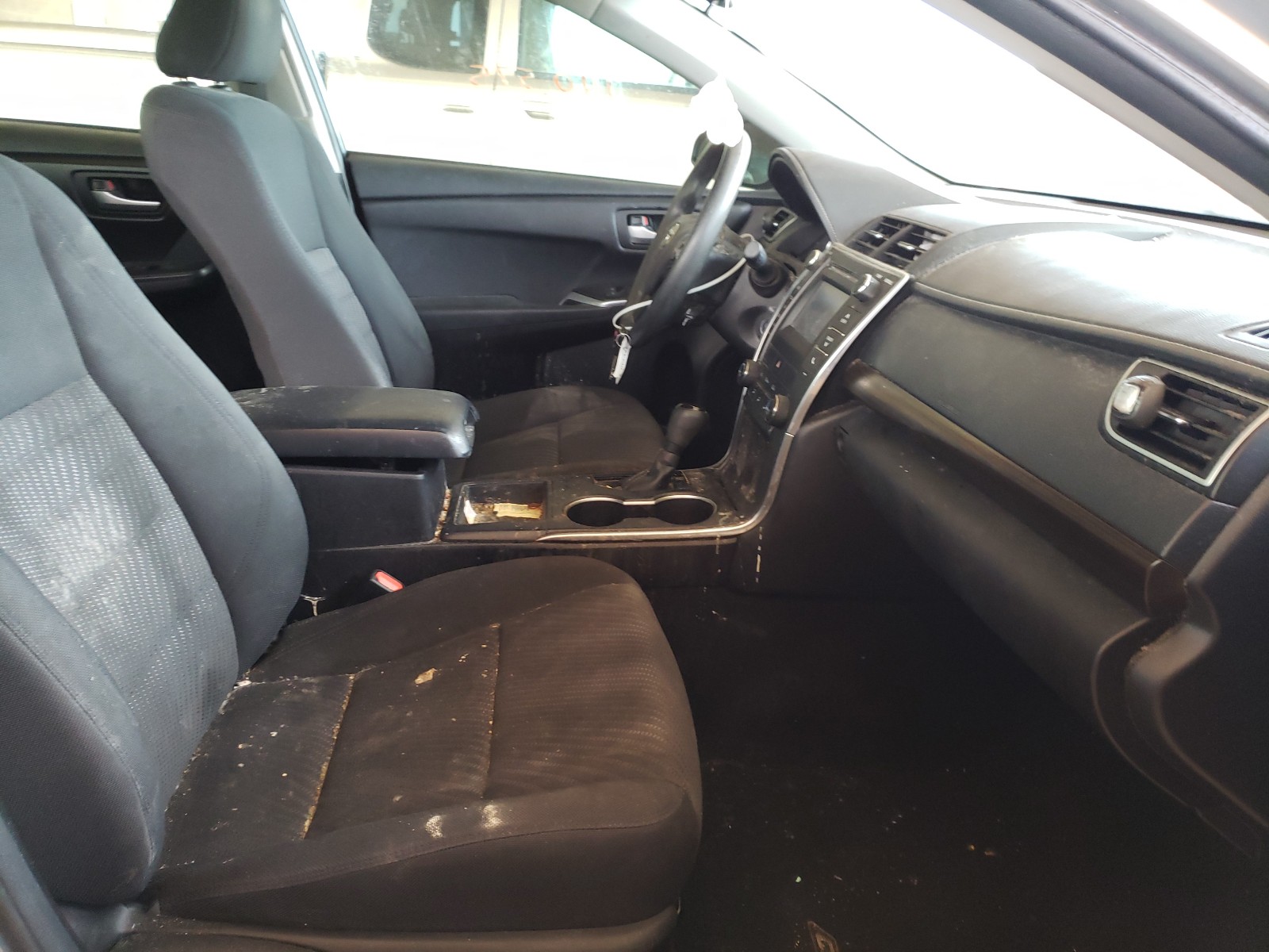 Photo 5 from auction – 2016 TOYOTA CAMRY LE with VIN 4T4BF1FKXGR560912