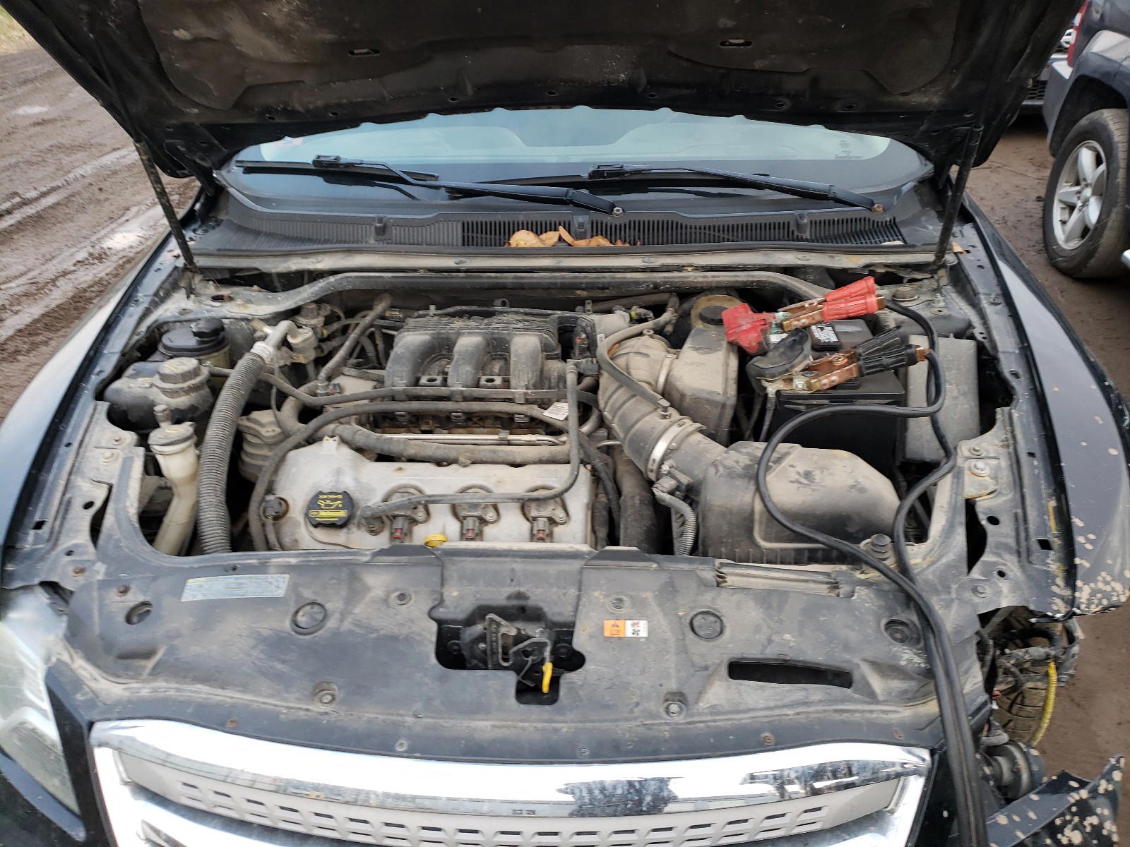 Photo 7 from auction – 2011 FORD TAURUS SEL with VIN 1FAHP2HW7BG156524