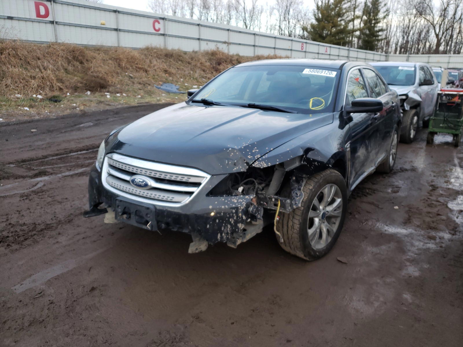 Photo 2 from auction – 2011 FORD TAURUS SEL with VIN 1FAHP2HW7BG156524