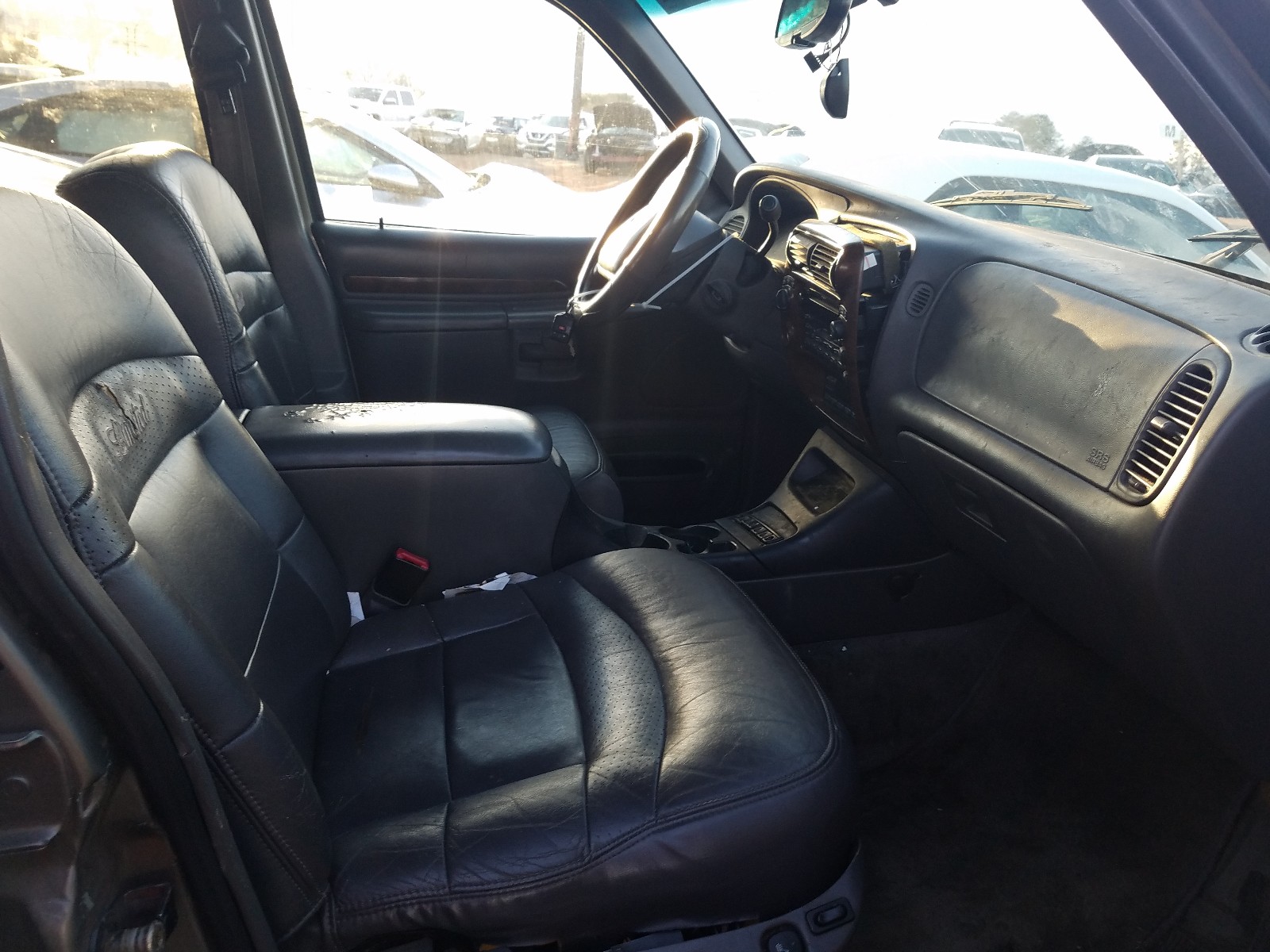 Foto 5 de la subasta – 2000 FORD EXPLORER L con VIN 1FMZU75E0YZB14477
