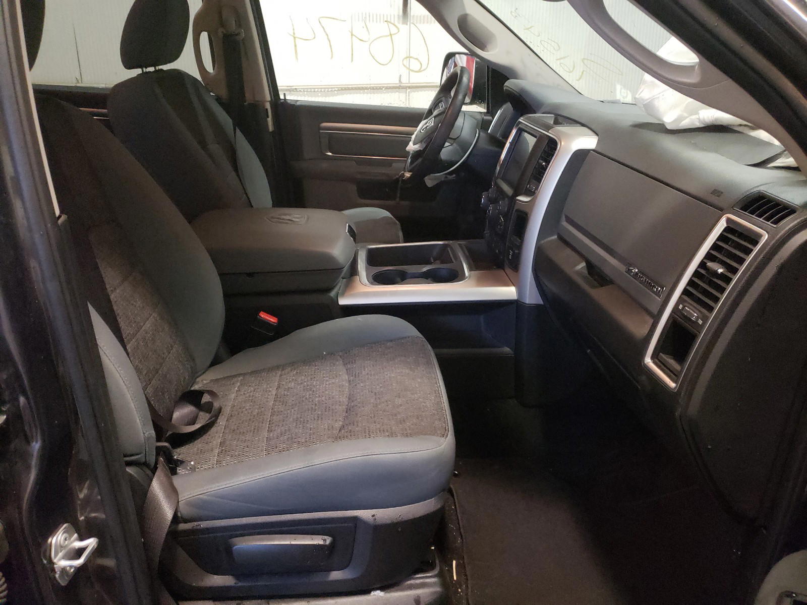 Photo 5 from auction – 2017 RAM 1500 SLT with VIN 1C6RR7TT1HS761543
