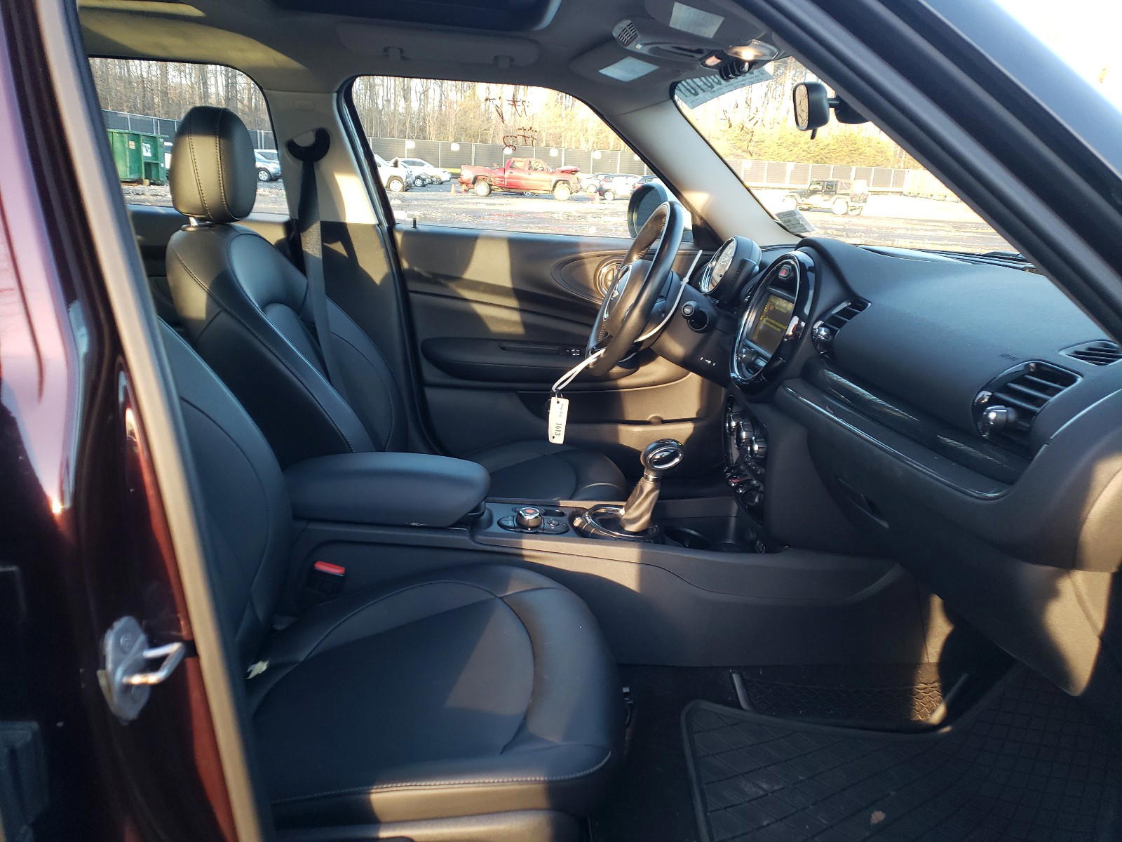 Photo 5 from auction – 2016 MINI COOPER CLU with VIN WMWLN5C58G2E29579
