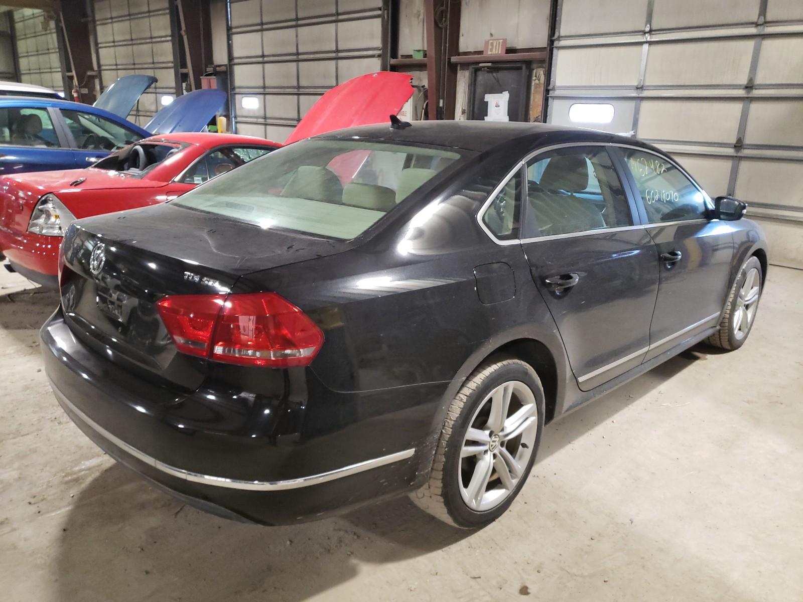 Photo 4 from auction – 2013 VOLKSWAGEN PASSAT SEL with VIN 1VWCN7A39DC039073