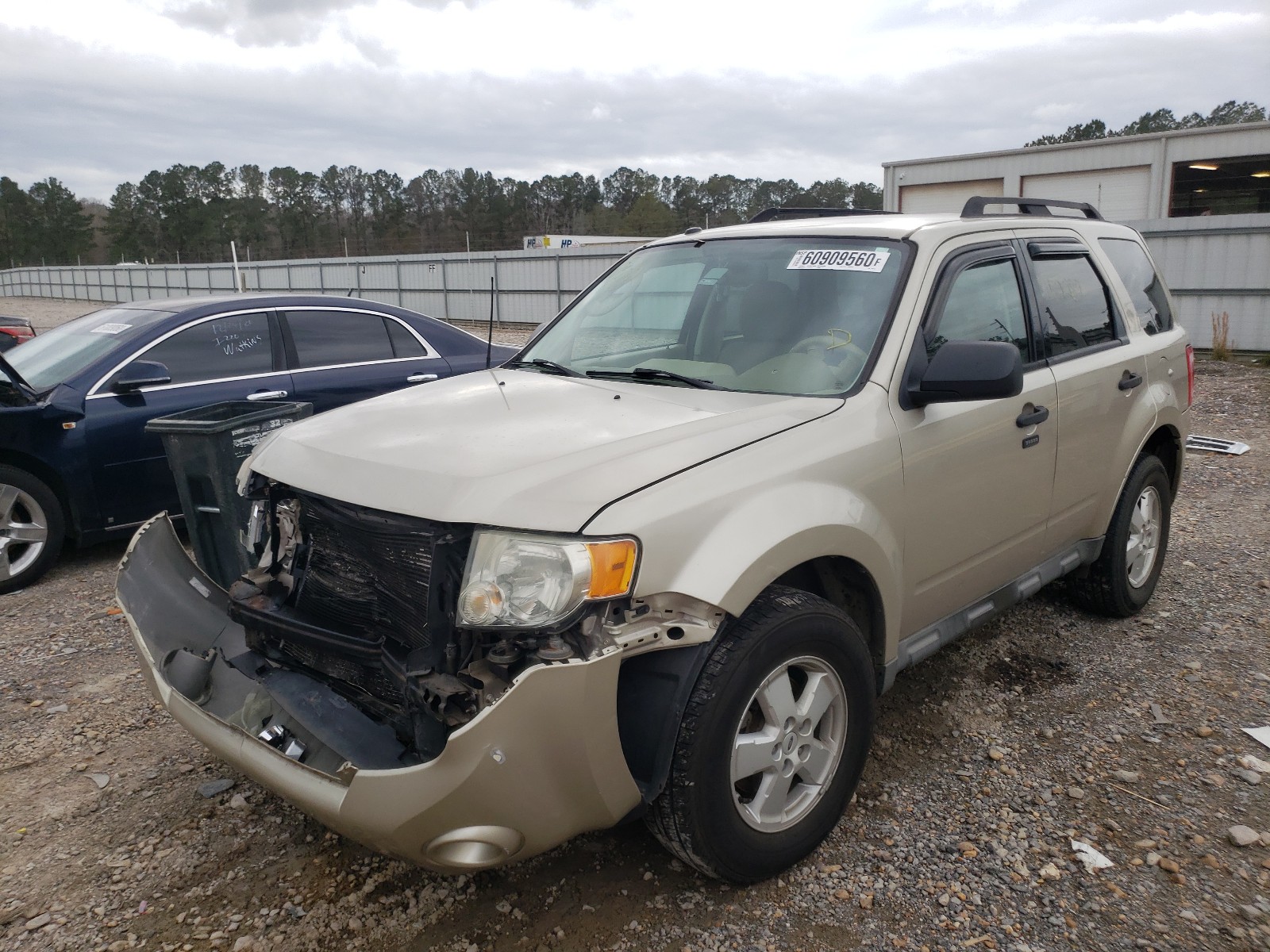 Photo 2 from auction – 2010 FORD ESCAPE XLT with VIN 1FMCU0DG8AKA08714