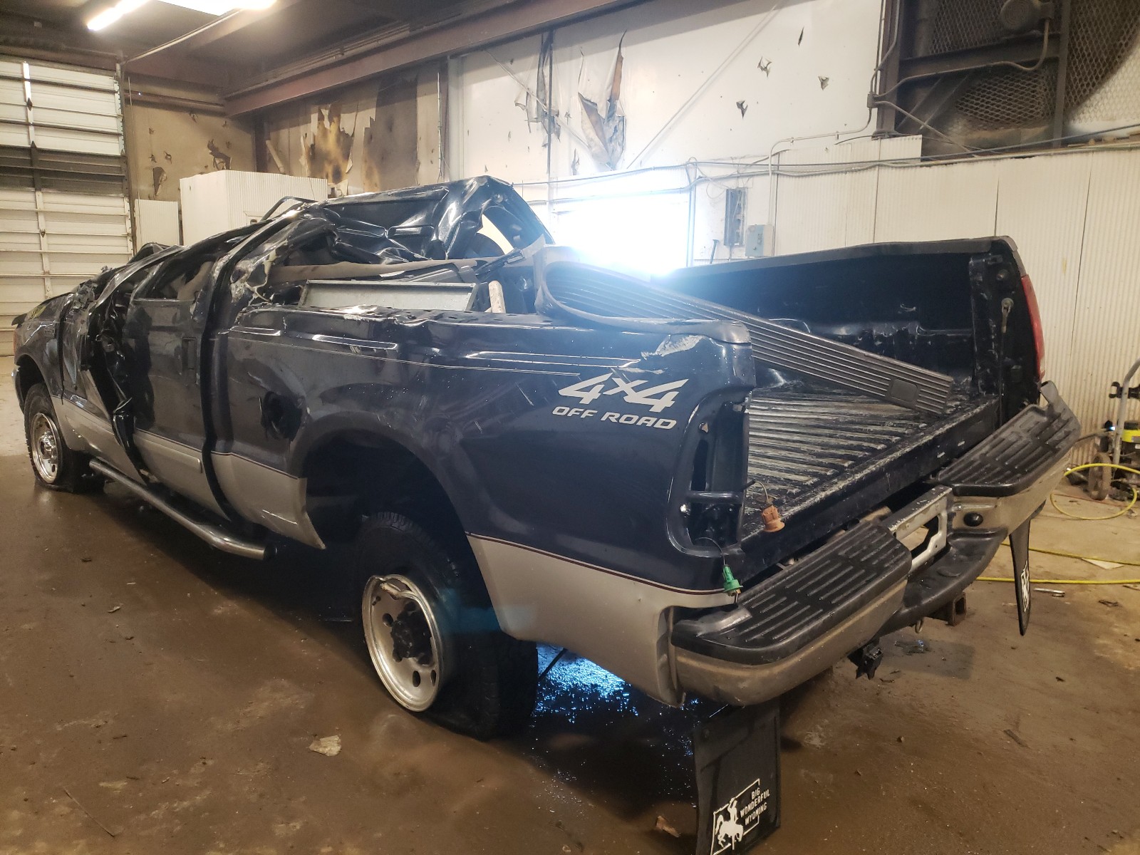 Photo 3 from auction – 2001 FORD F250 SUPER with VIN 1FTNW21F41EB84897