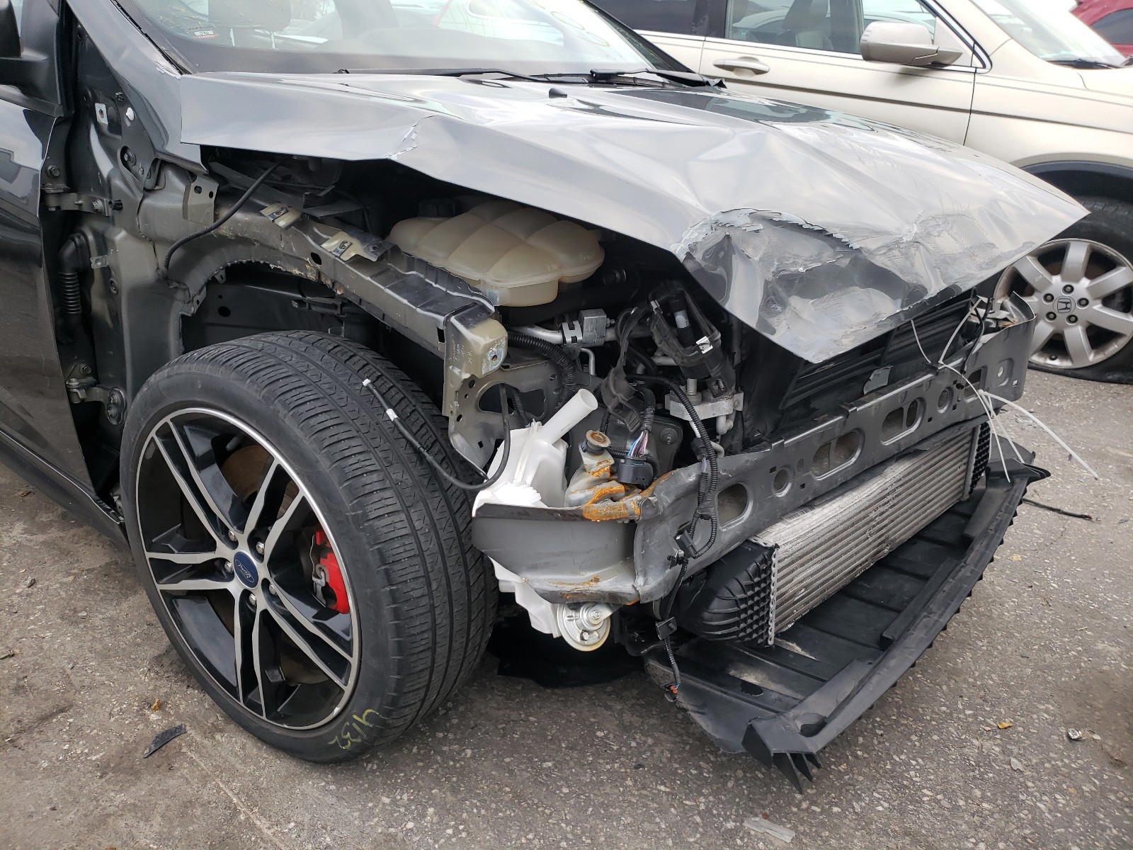 Photo 9 from auction – 2016 FORD FOCUS ST with VIN 1FADP3L95GL386793
