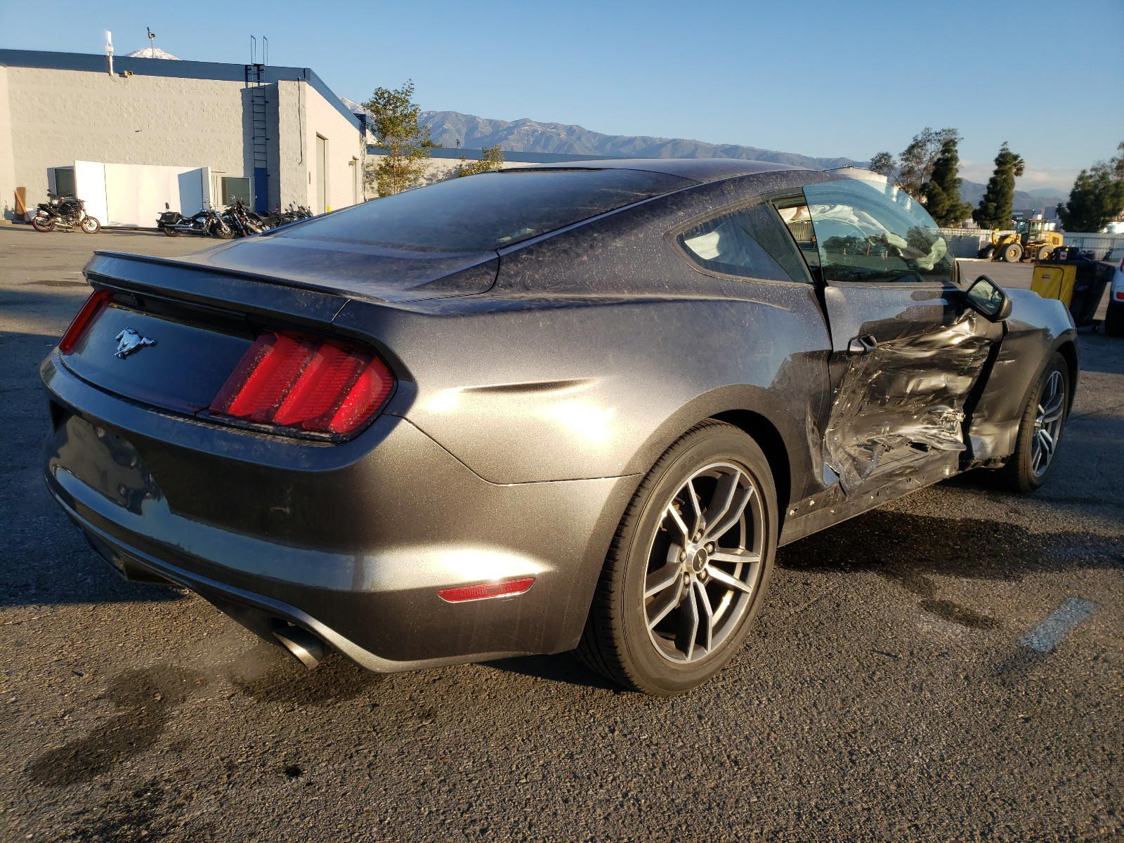 Photo 4 from auction – 2017 FORD MUSTANG with VIN 1FA6P8TH2H5226308
