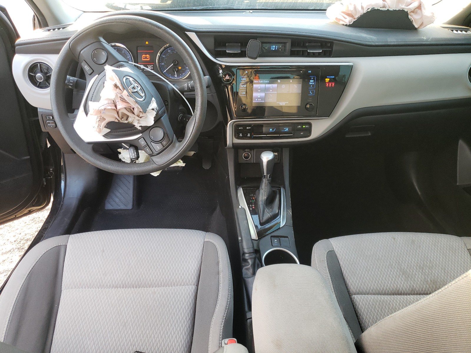 Photo 9 from auction – 2019 TOYOTA COROLLA L with VIN 5YFBURHEXKP920387