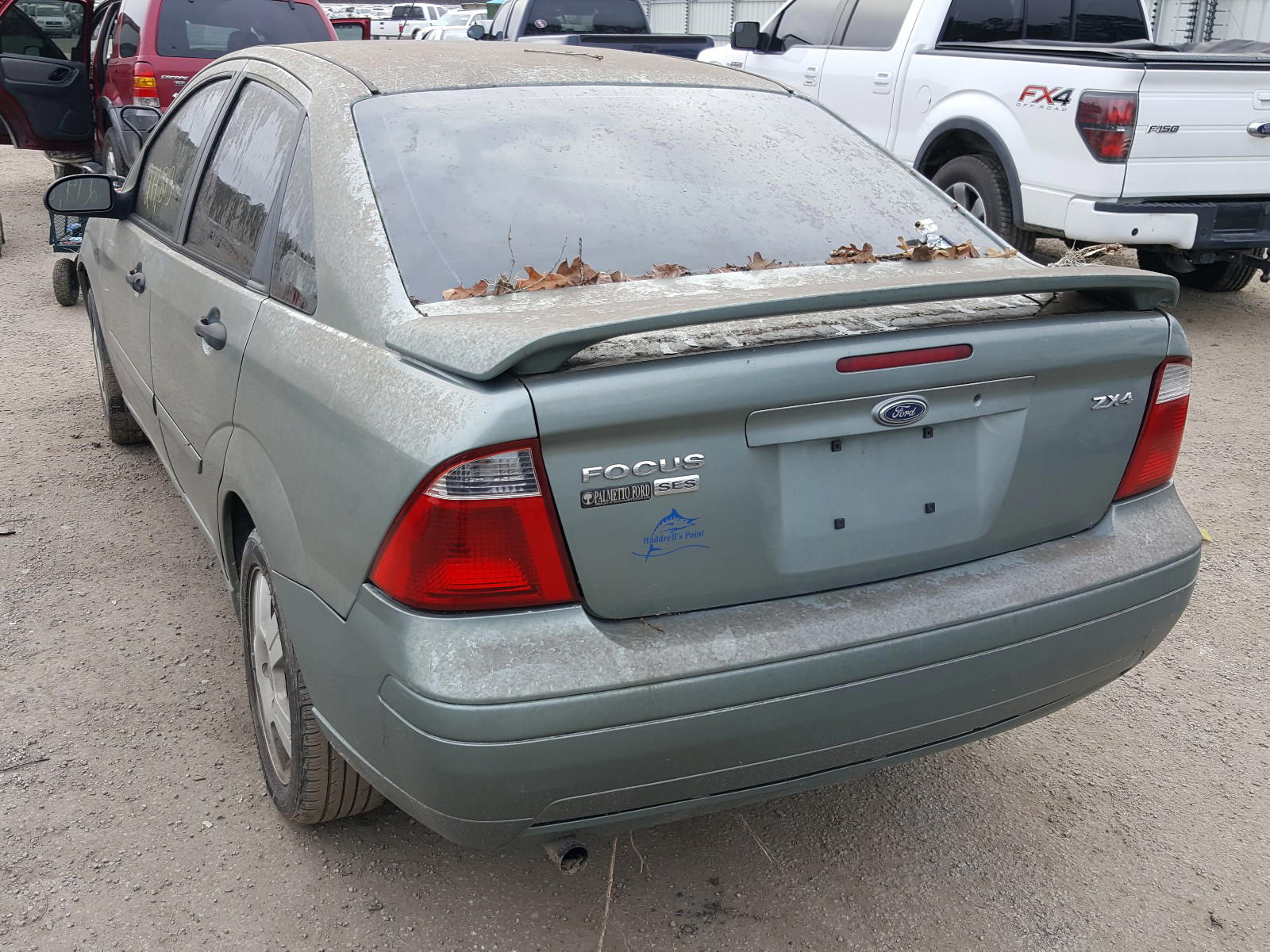 Photo 3 from auction – 2005 FORD FOCUS with VIN 1FAFP34N65W163999