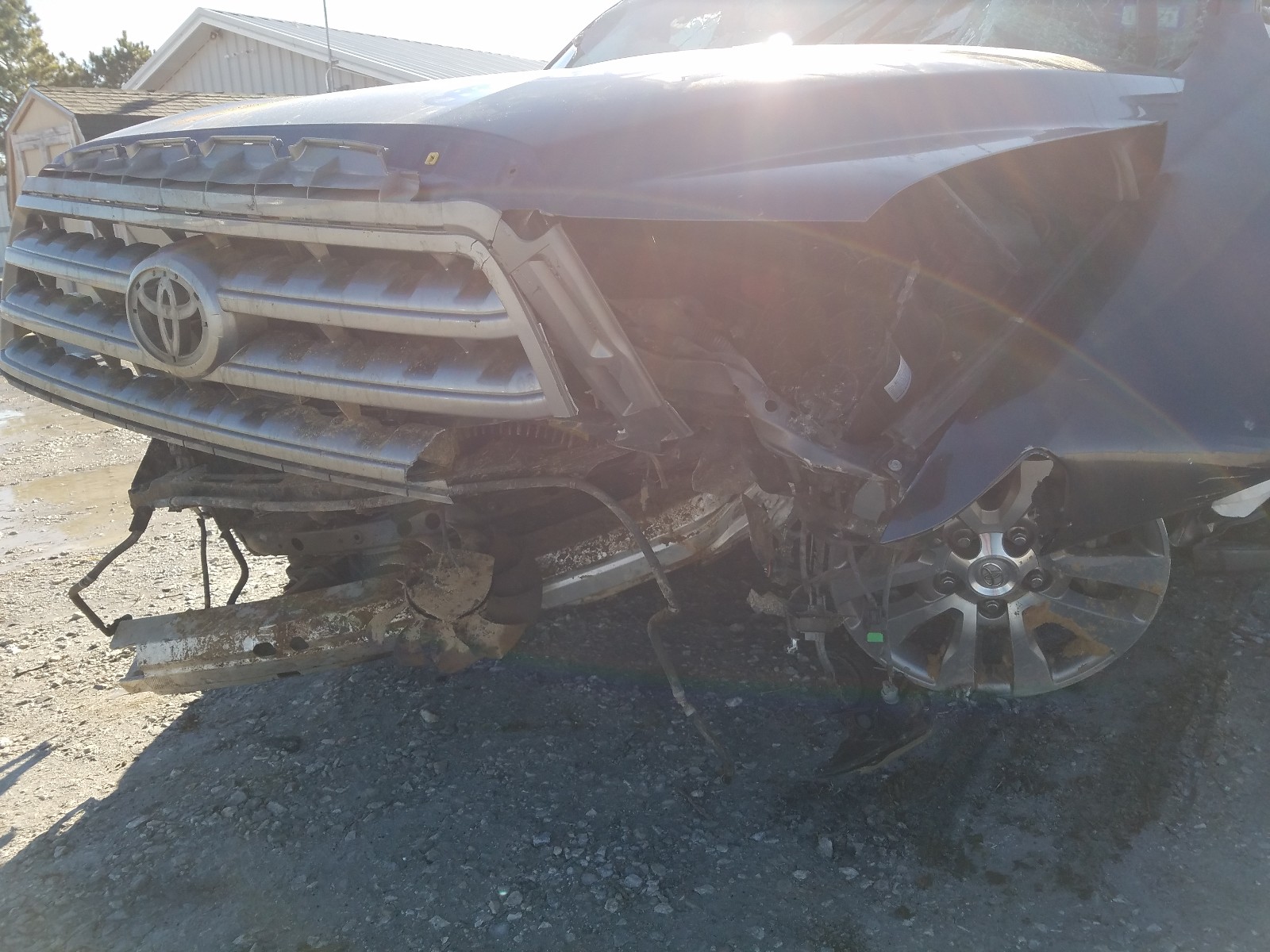 Photo 9 from auction – 2012 TOYOTA SEQUOIA LI with VIN 5TDKY5G1XCS037572