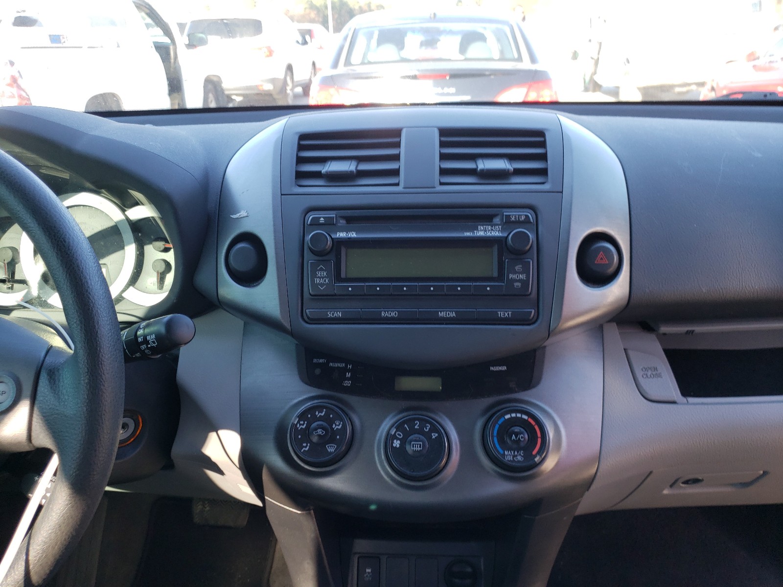 Фото 9 с аукциона – 2012 TOYOTA RAV4 с VIN 2T3ZF4DV7CW113883