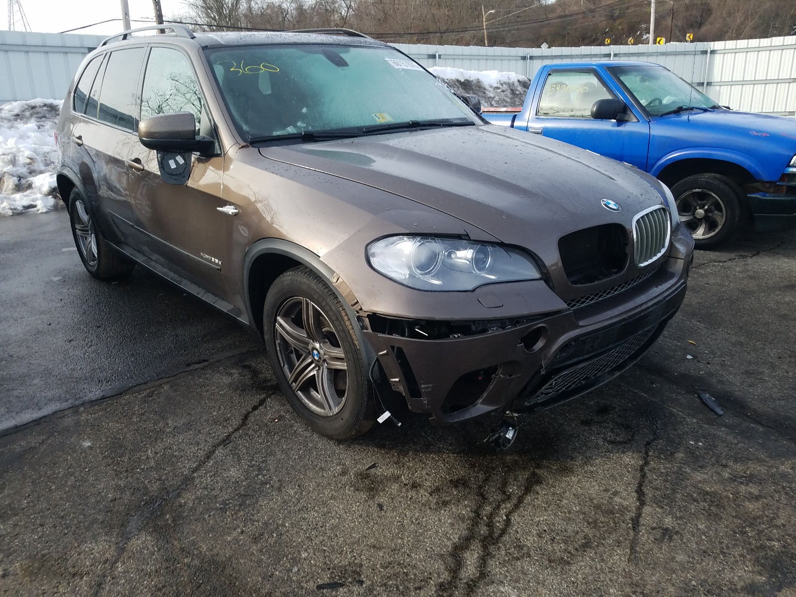 BMW X5 XDRIVE3 2012 with VIN 5UXZW0C57CL671146 - Photo from auction