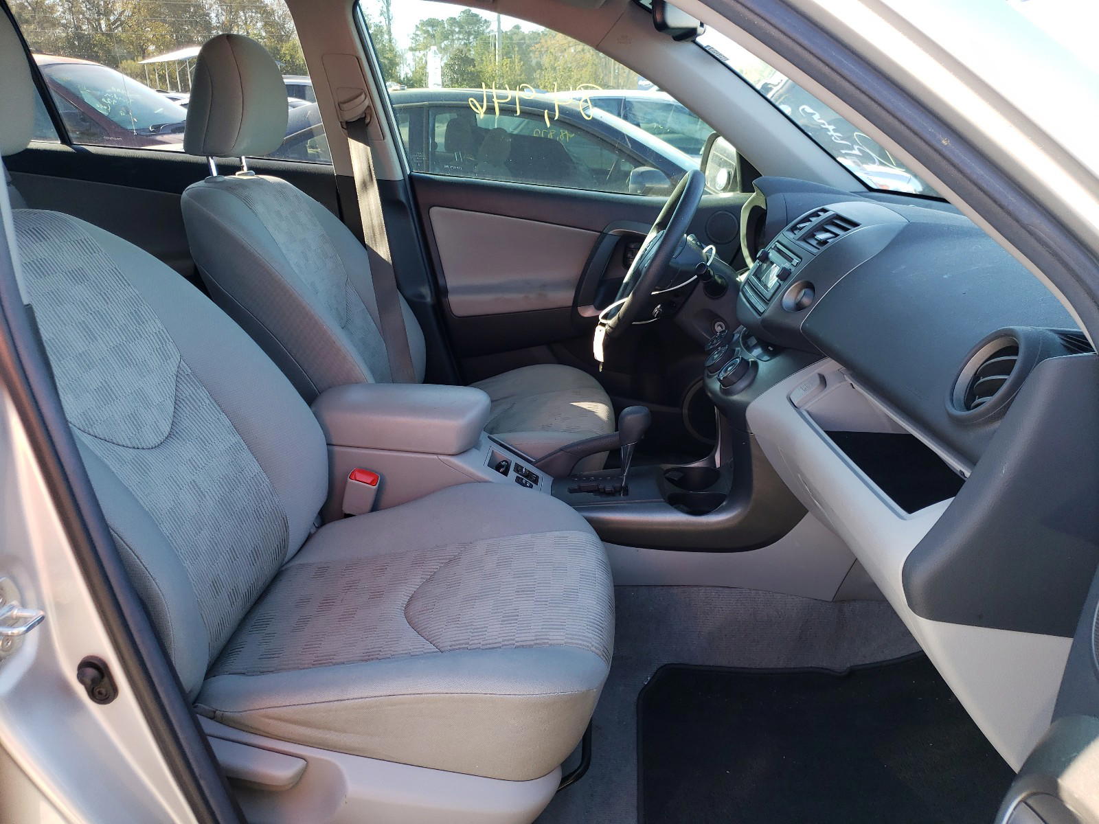Photo 5 from auction – 2012 TOYOTA RAV4 with VIN 2T3ZF4DV7CW113883