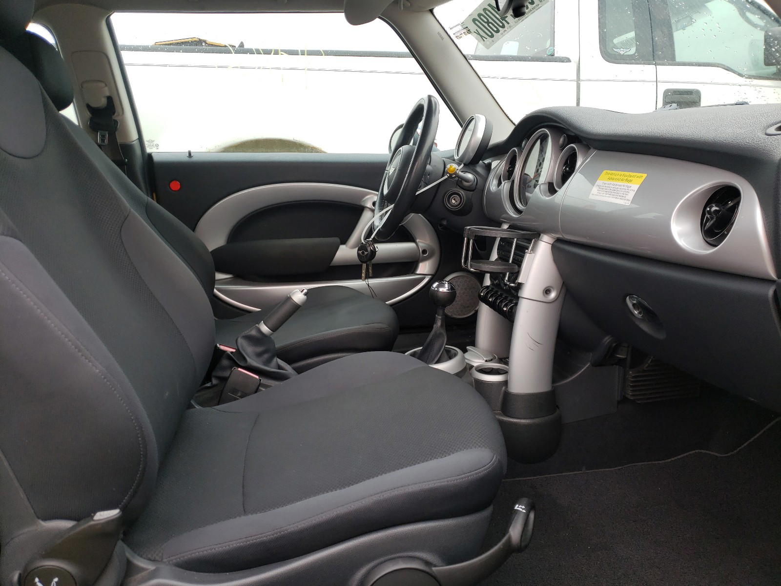 Photo 5 from auction – 2005 MINI COOPER with VIN WMWRC33595TK63243