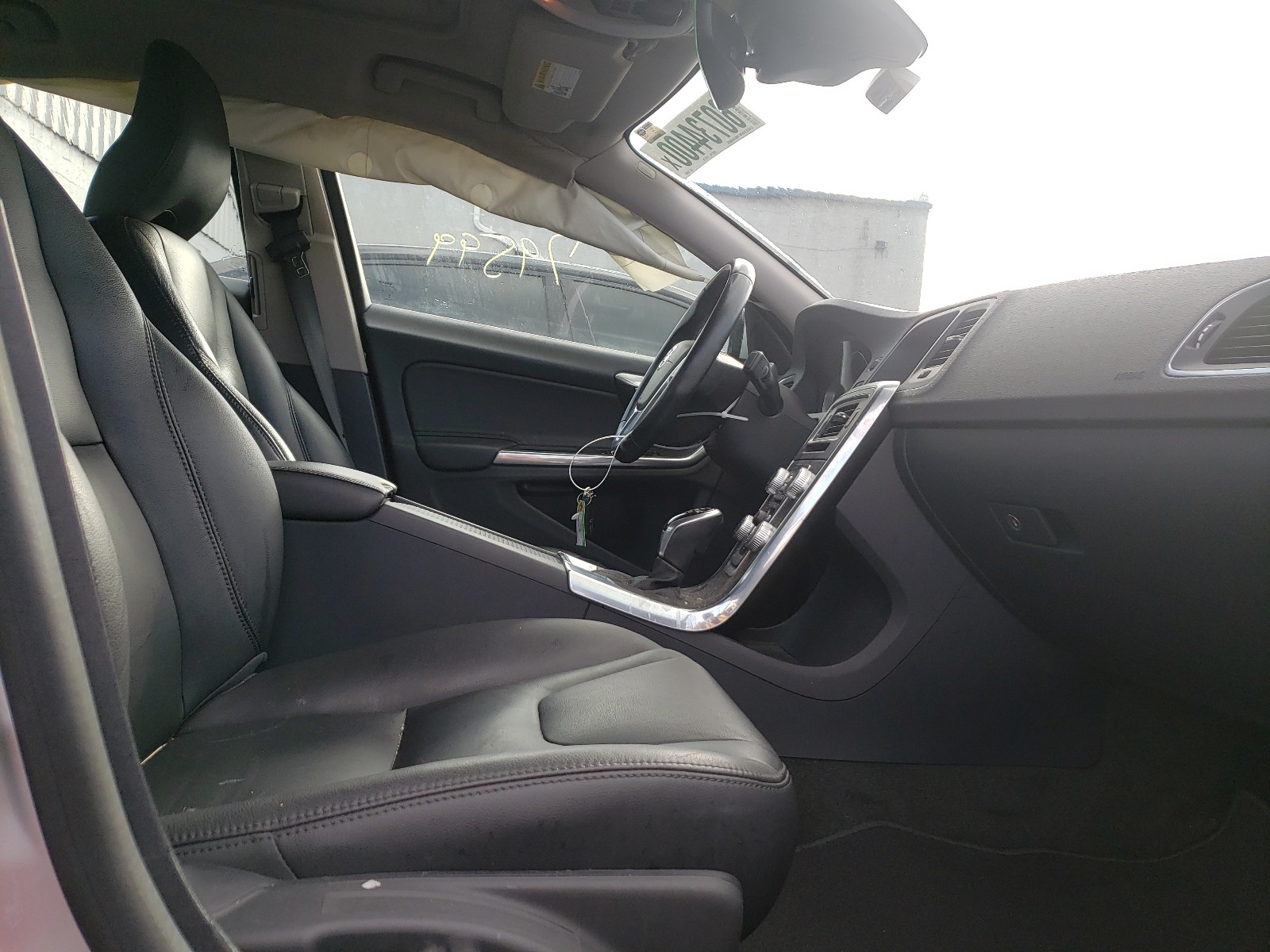 Photo 5 from auction – 2015 VOLVO S60 PREMIE with VIN YV1612TK3F1359999