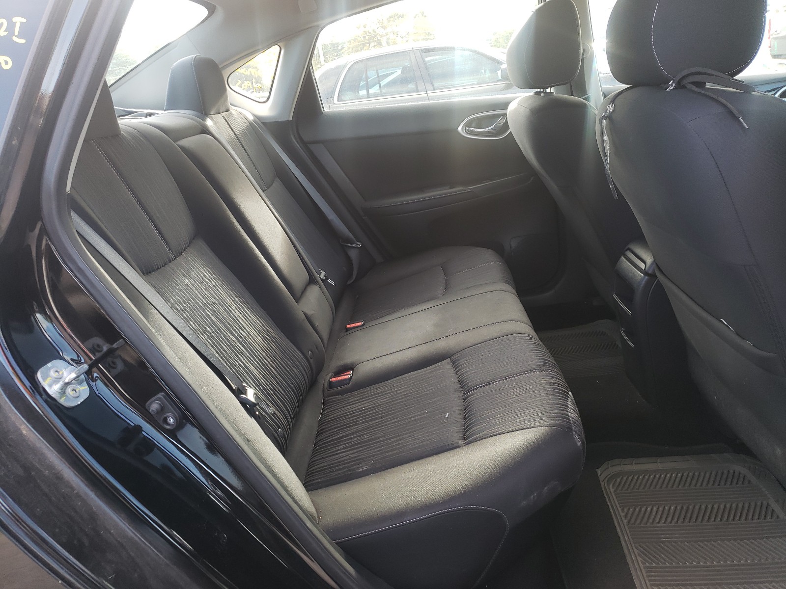 Photo 6 from auction – 2016 NISSAN SENTRA S with VIN 3N1AB7AP6GL668646