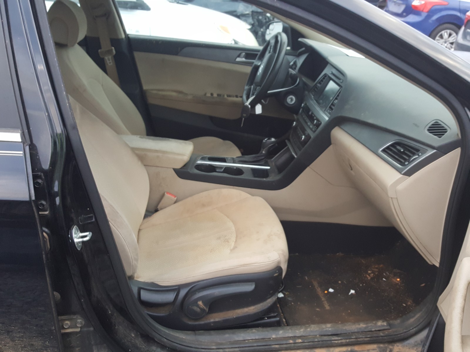 Photo 5 from auction – 2016 HYUNDAI SONATA SE with VIN 5NPE24AF8GH295579
