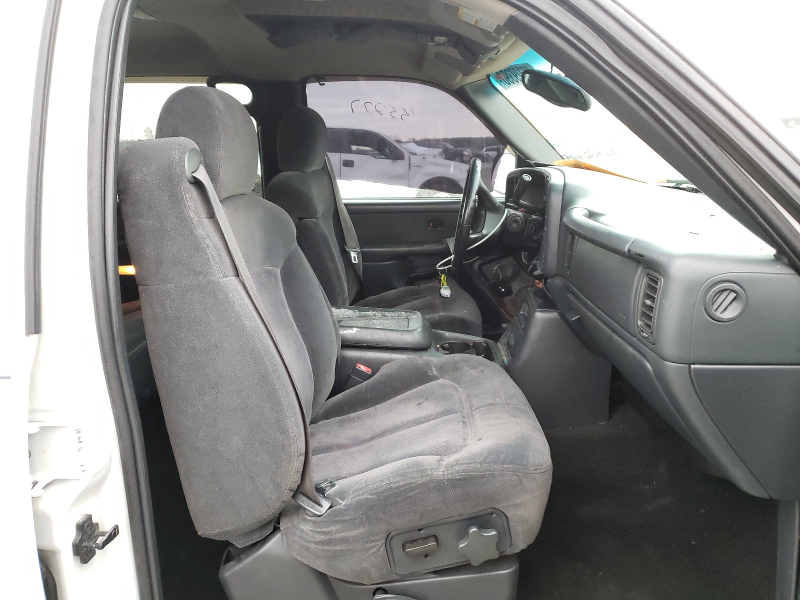 Photo 5 from auction – 2001 CHEVROLET SILVERADO with VIN 1GCGC13U91F189997