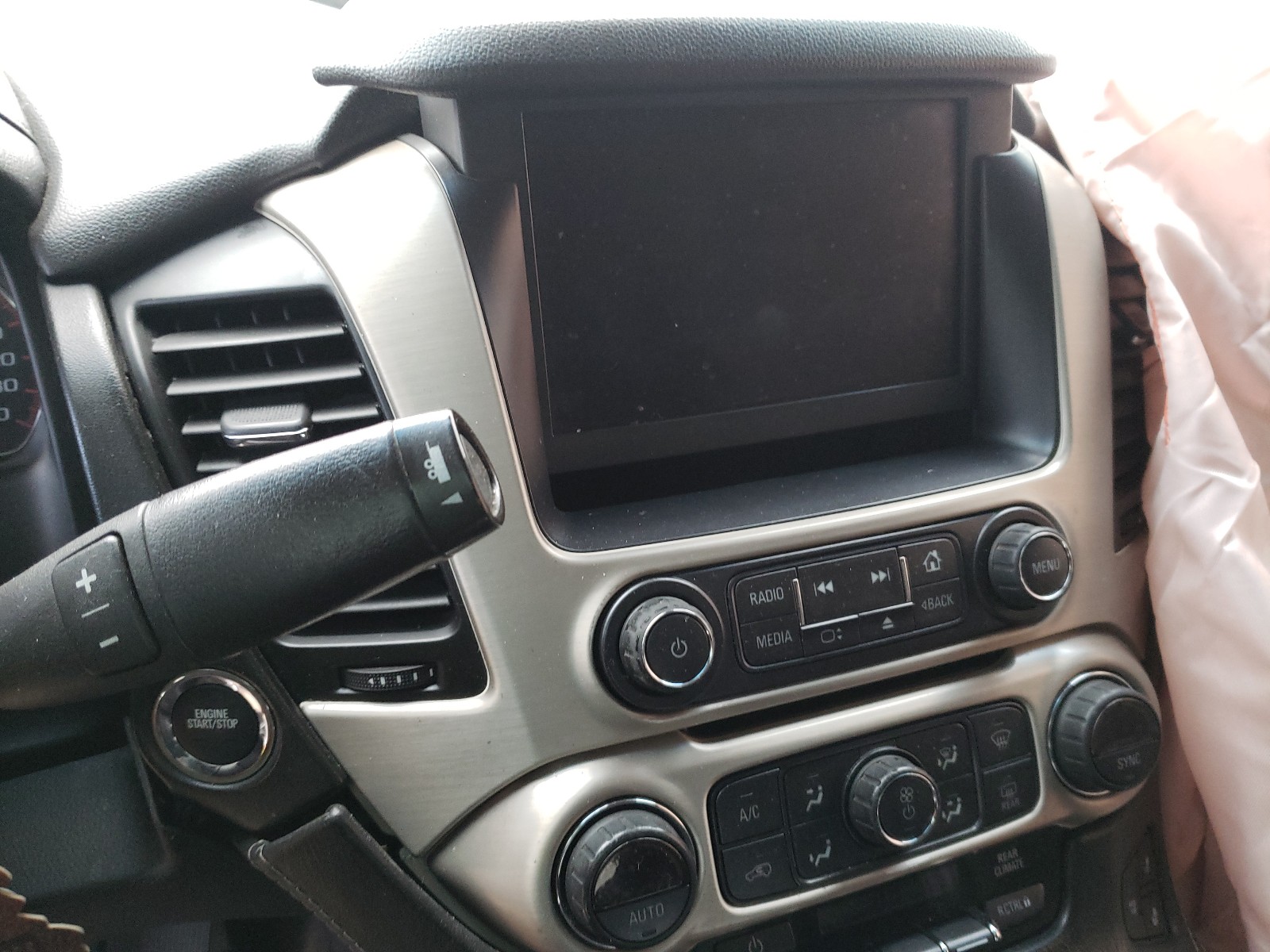 Photo 9 from auction – 2015 GMC YUKON DENA with VIN 1GKS2CKJ8FR700772