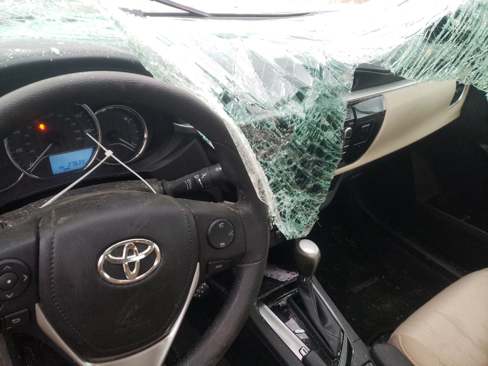 Photo 9 from auction – 2015 TOYOTA COROLLA L with VIN 2T1BURHE6FC386200