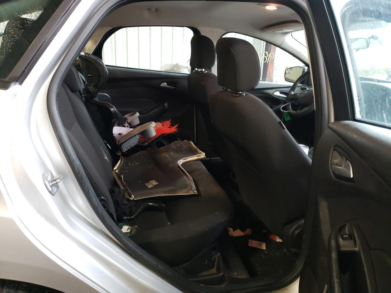 Photo 6 from auction – 2016 FORD FOCUS SE with VIN 1FADP3F26GL291349