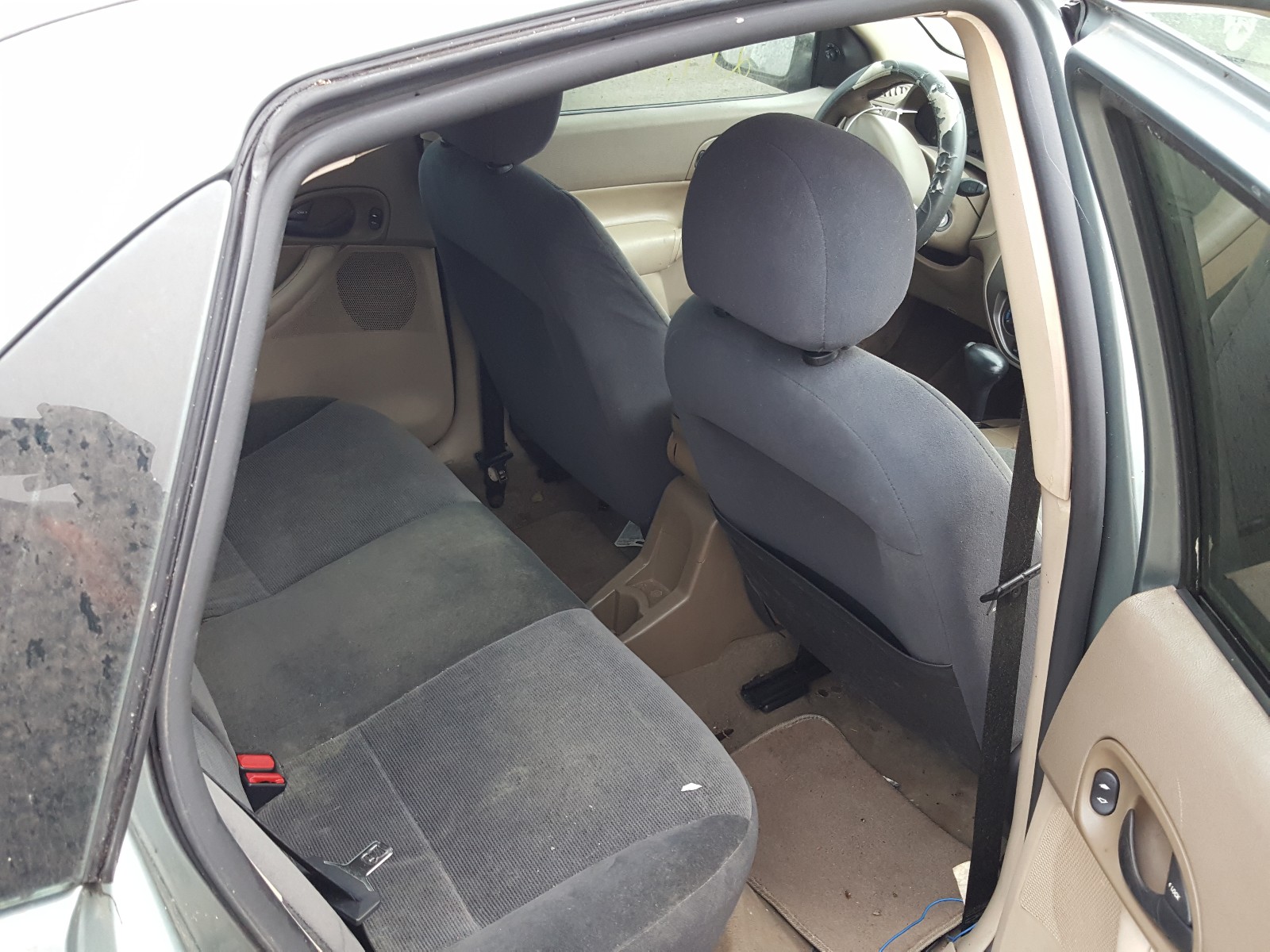 Foto 6 de la subasta – 2005 FORD FOCUS con VIN 1FAFP34N65W163999