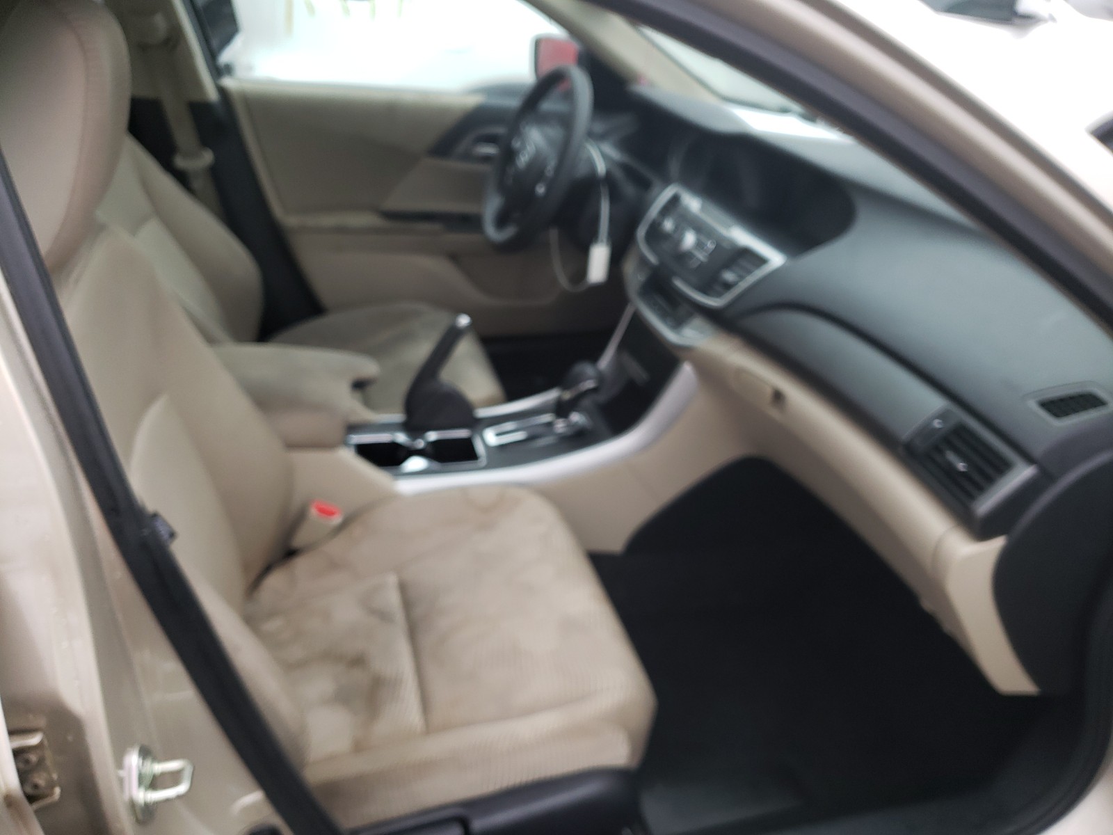 Photo 5 from auction – 2014 HONDA ACCORD LX with VIN 1HGCR2F35EA087963