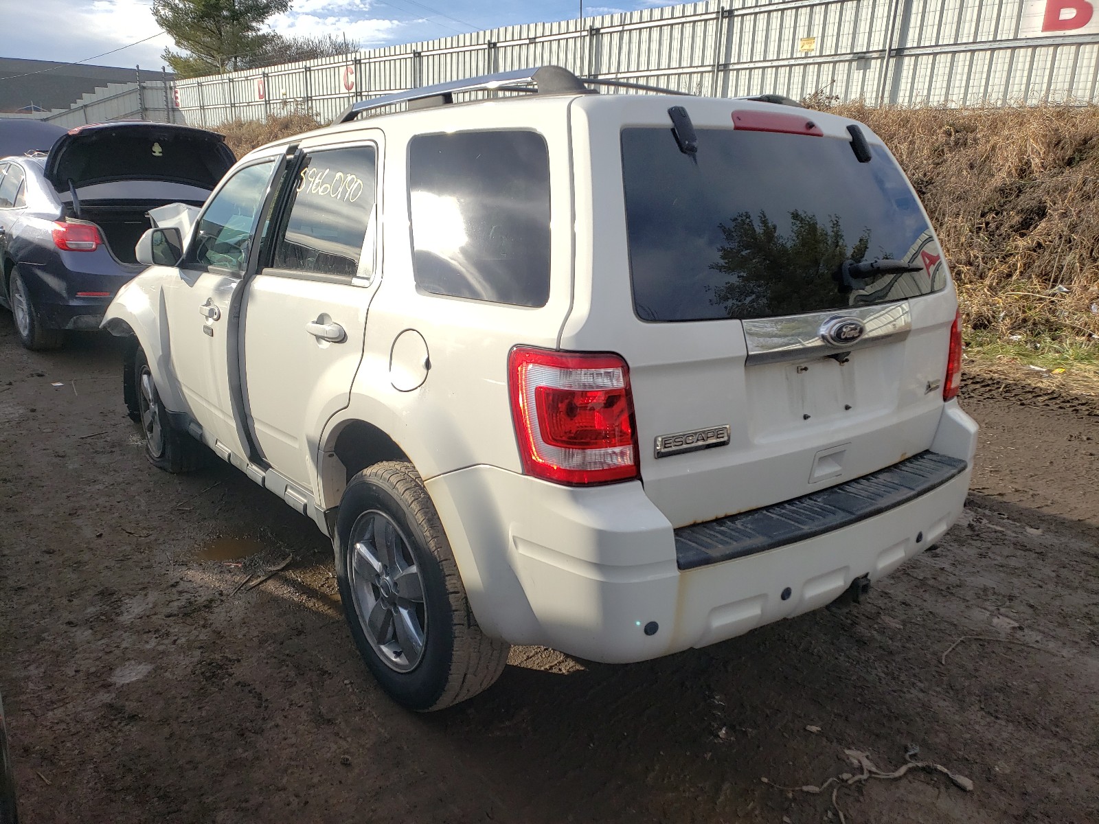 Zdjęcie 3 z aukcji – 2010 FORD ESCAPE LIM z VIN 1FMCU0EG0AKD18841