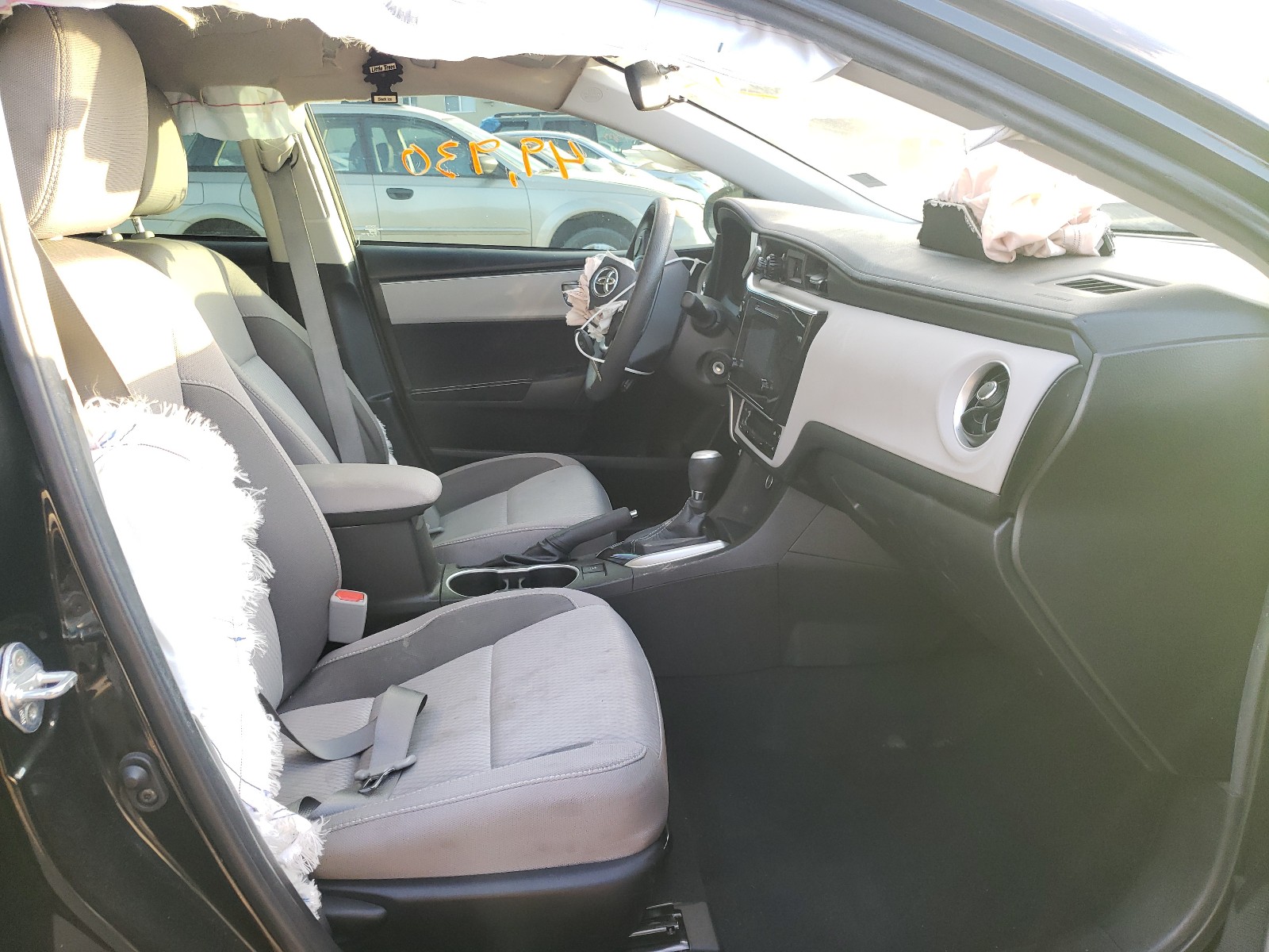 Photo 5 from auction – 2019 TOYOTA COROLLA L with VIN 5YFBURHEXKP920387