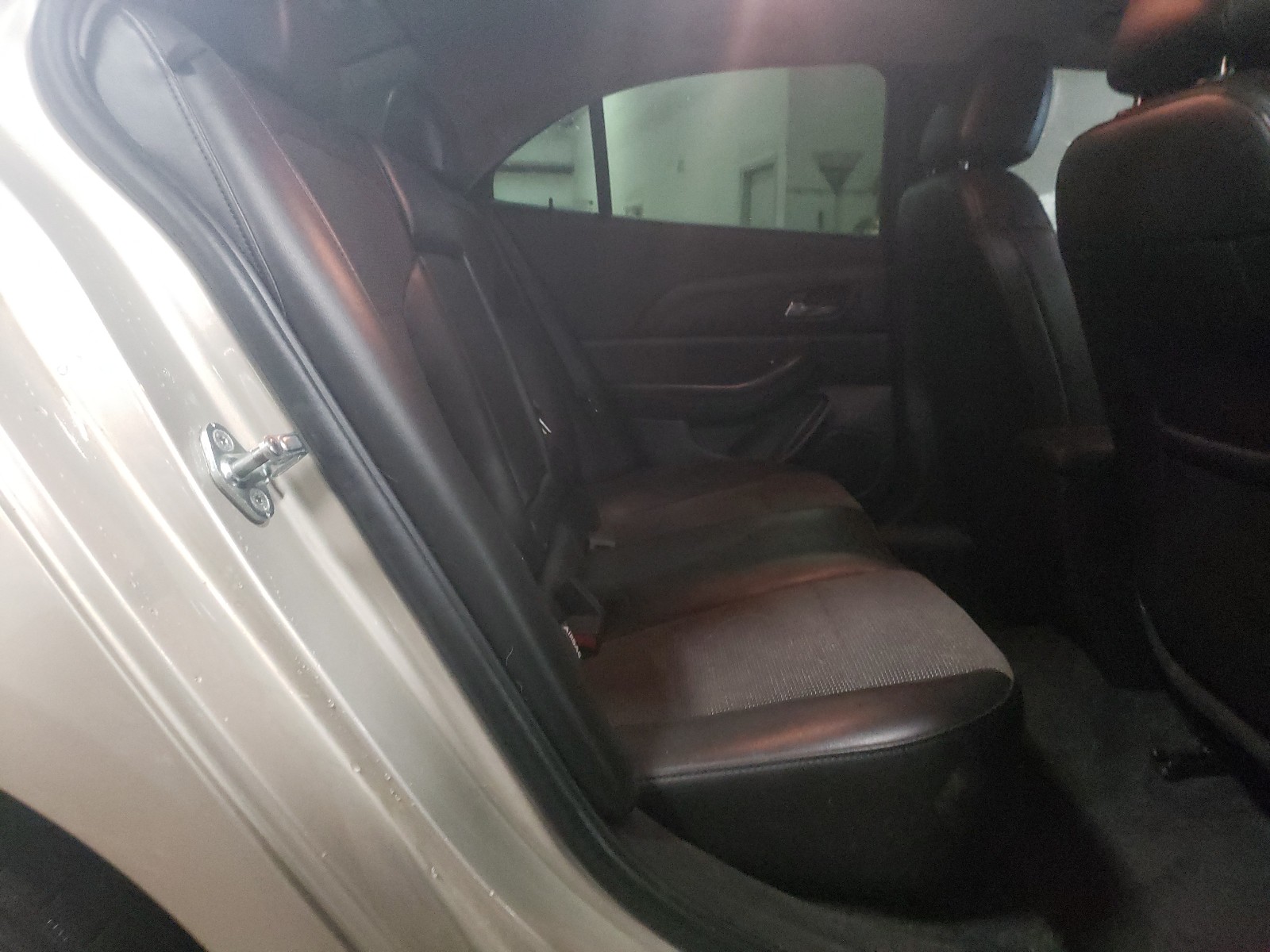 Photo 6 from auction – 2015 CHEVROLET MALIBU 1LT with VIN 1G11C5SL1FF271132