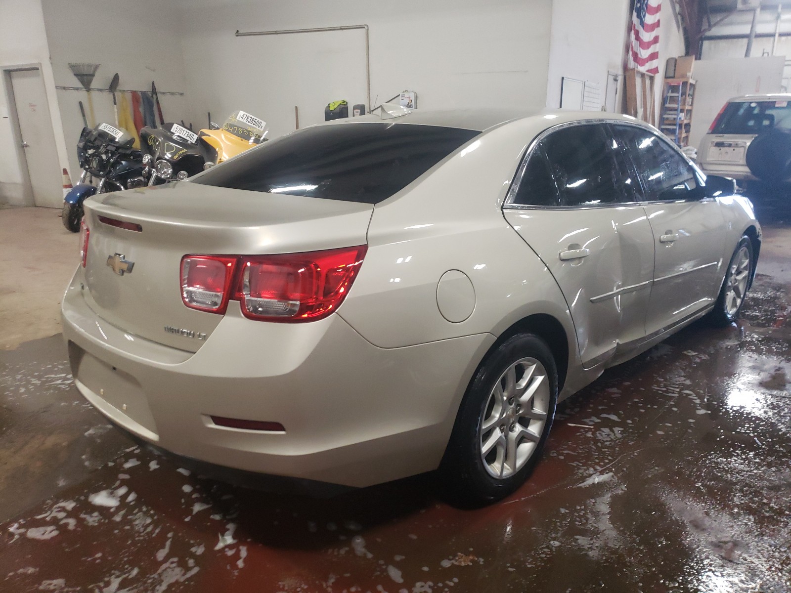 Photo 4 from auction – 2015 CHEVROLET MALIBU 1LT with VIN 1G11C5SL1FF271132