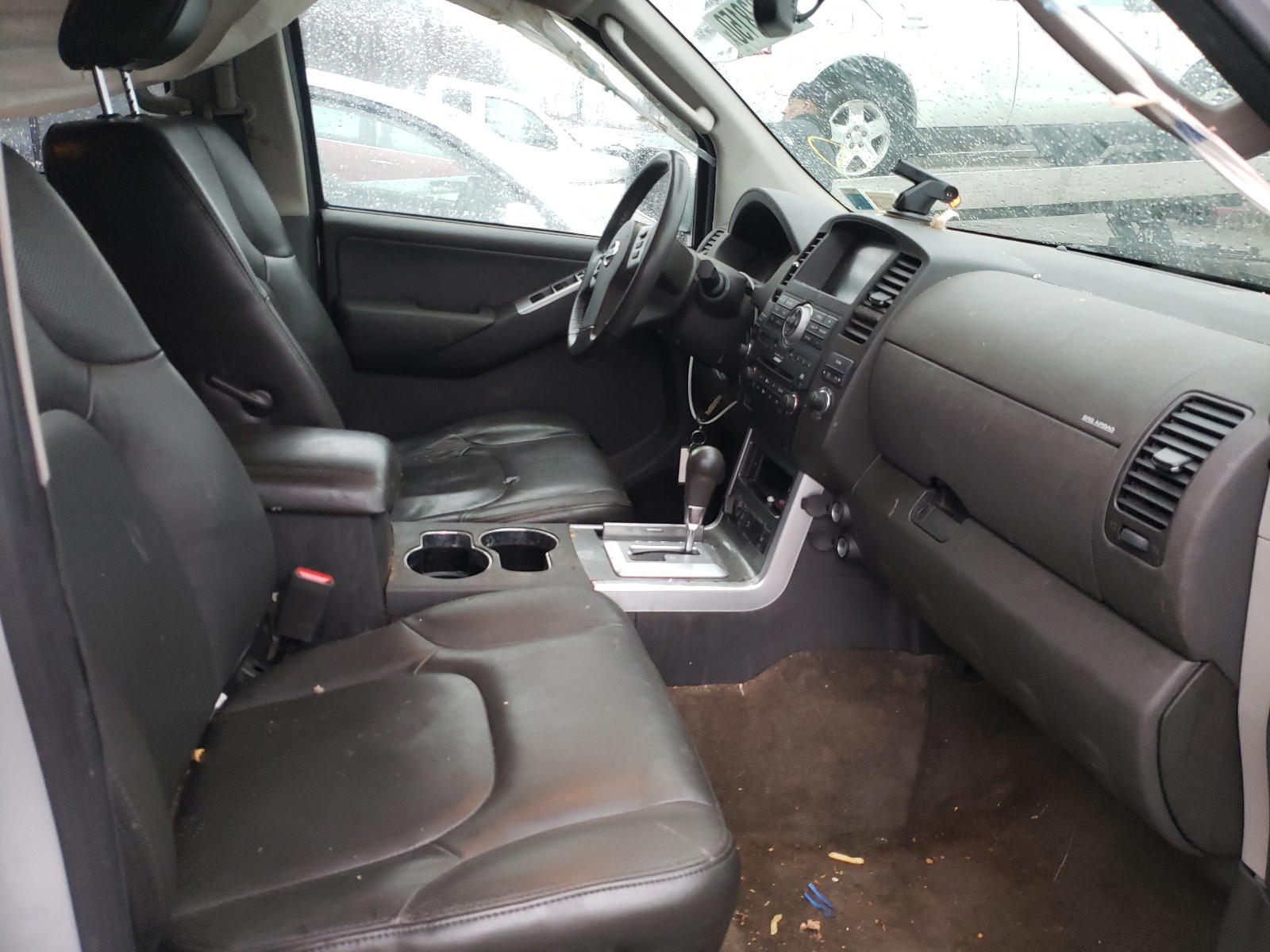 Photo 5 from auction – 2011 NISSAN PATHFINDER with VIN 5N1AR1NB6BC605194